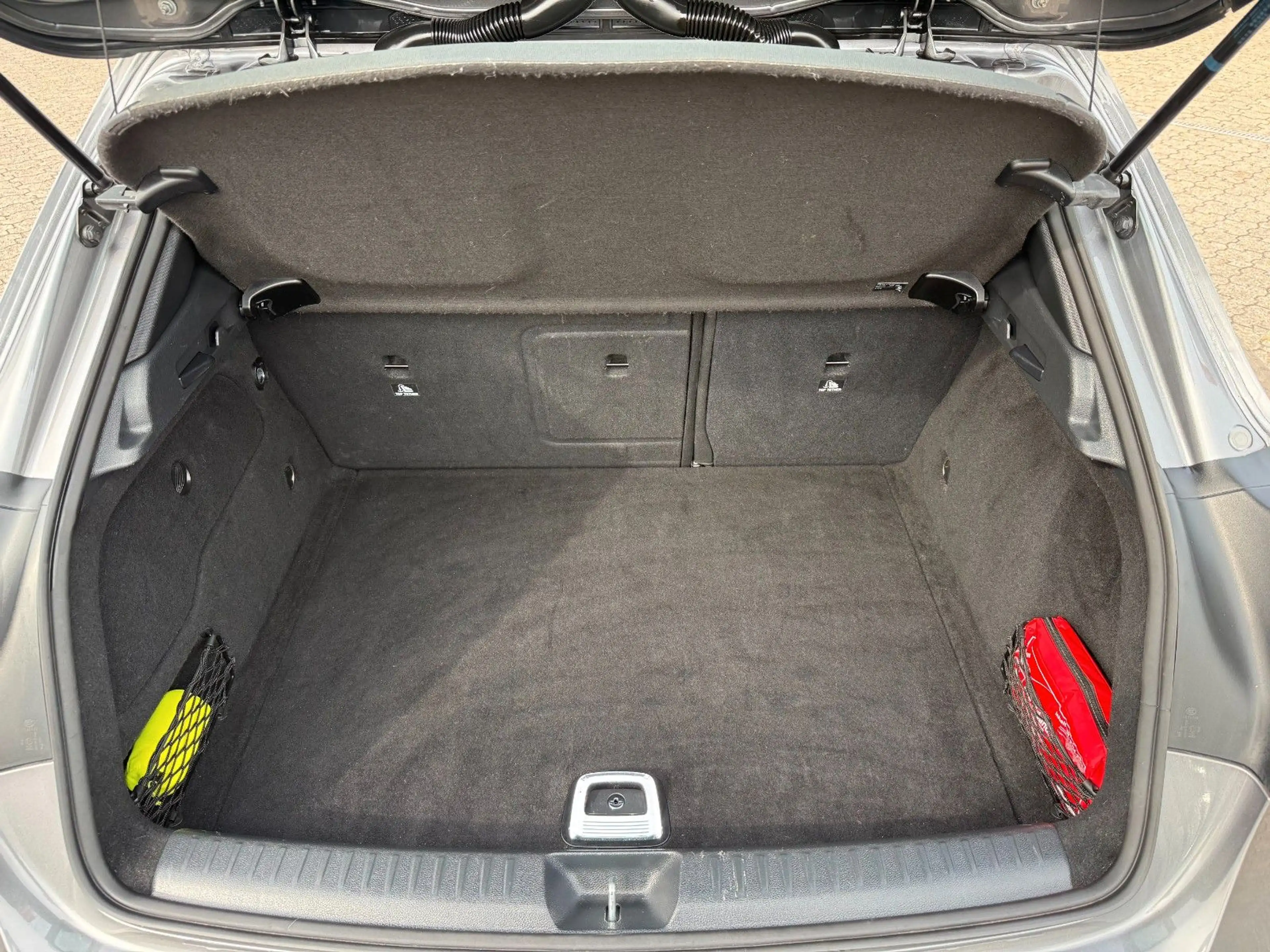 Mercedes-Benz GLA 180 URBAN, LICHT & SICHTPAKET, SPORTSITZE — photo 14