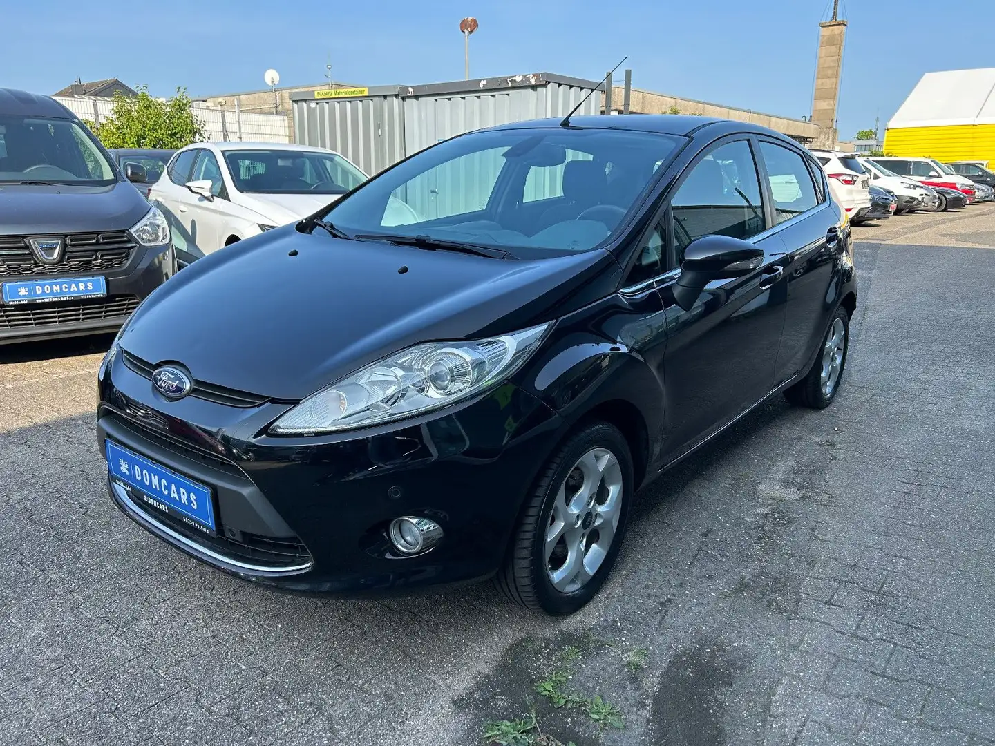 Ford Fiesta Titanium/KLIMAAUTOMATIK/ALU/PDC/ Zwart - 2
