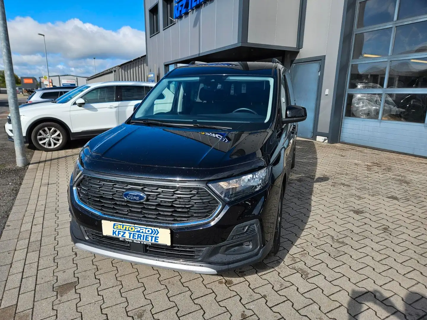 Ford Grand Tourneo Connect Active RFK 7Sitzer Schwarz - 2