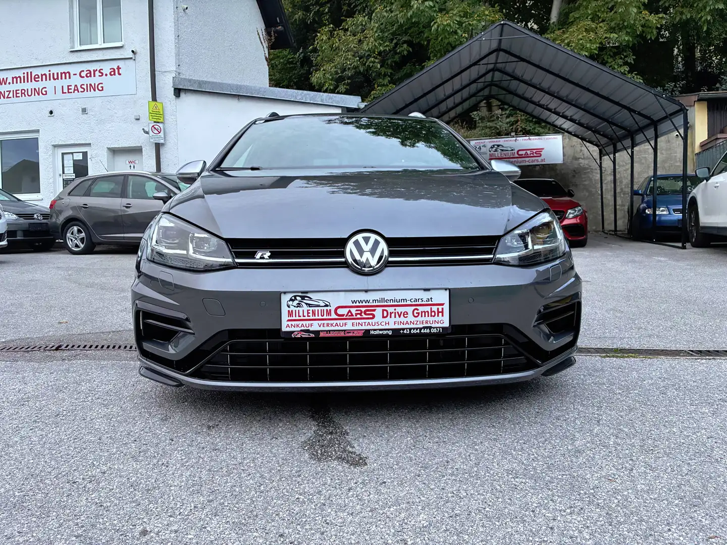 Volkswagen Golf Variant R 4Motion 2,0 TSI DSG Grau - 2