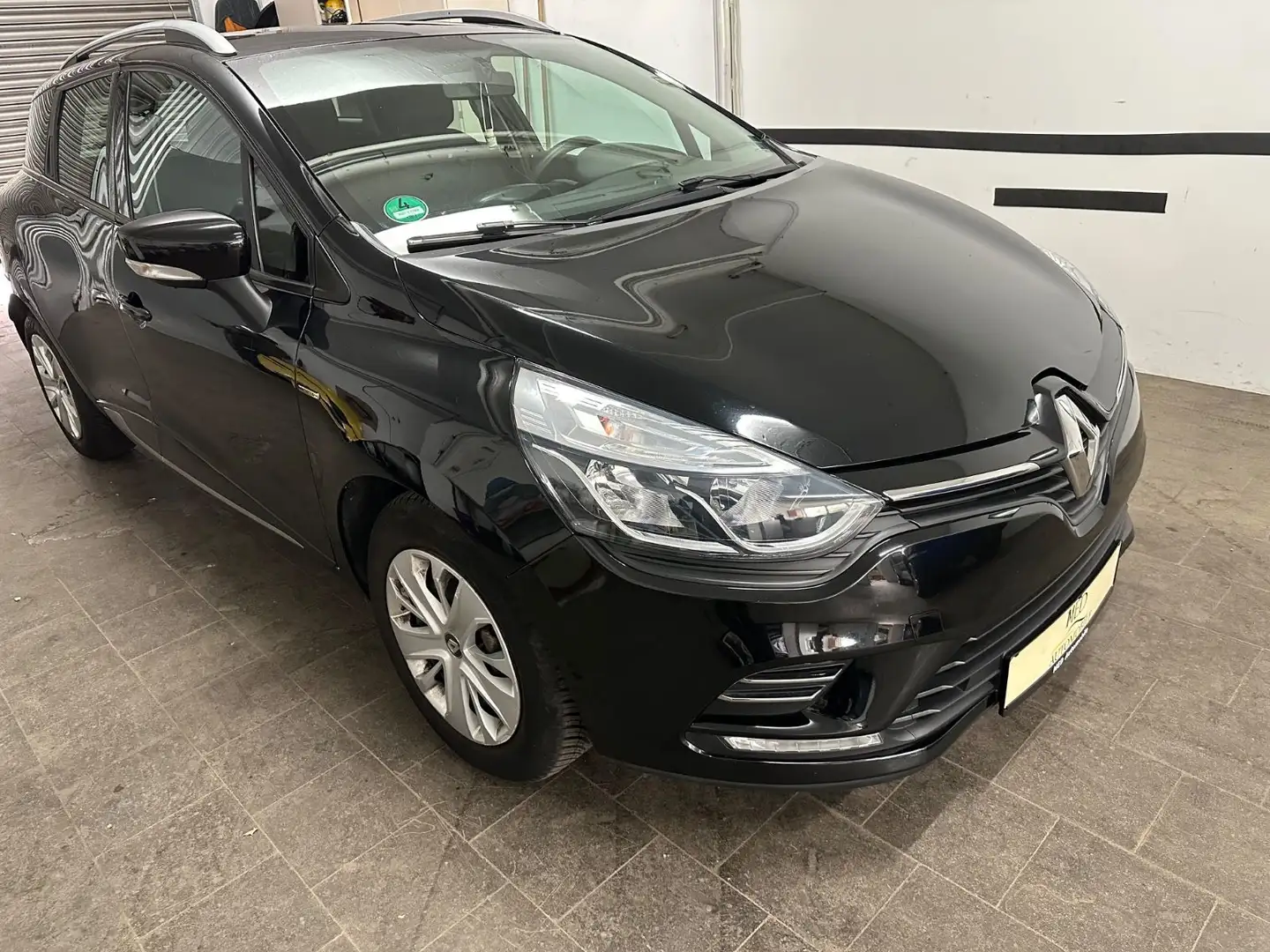 Renault Clio IV Grandtour Limited Schwarz - 1