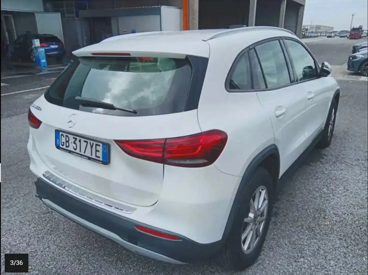 Mercedes-Benz GLA 200 d 150cv Business auto - GB317YE Bianco - 2