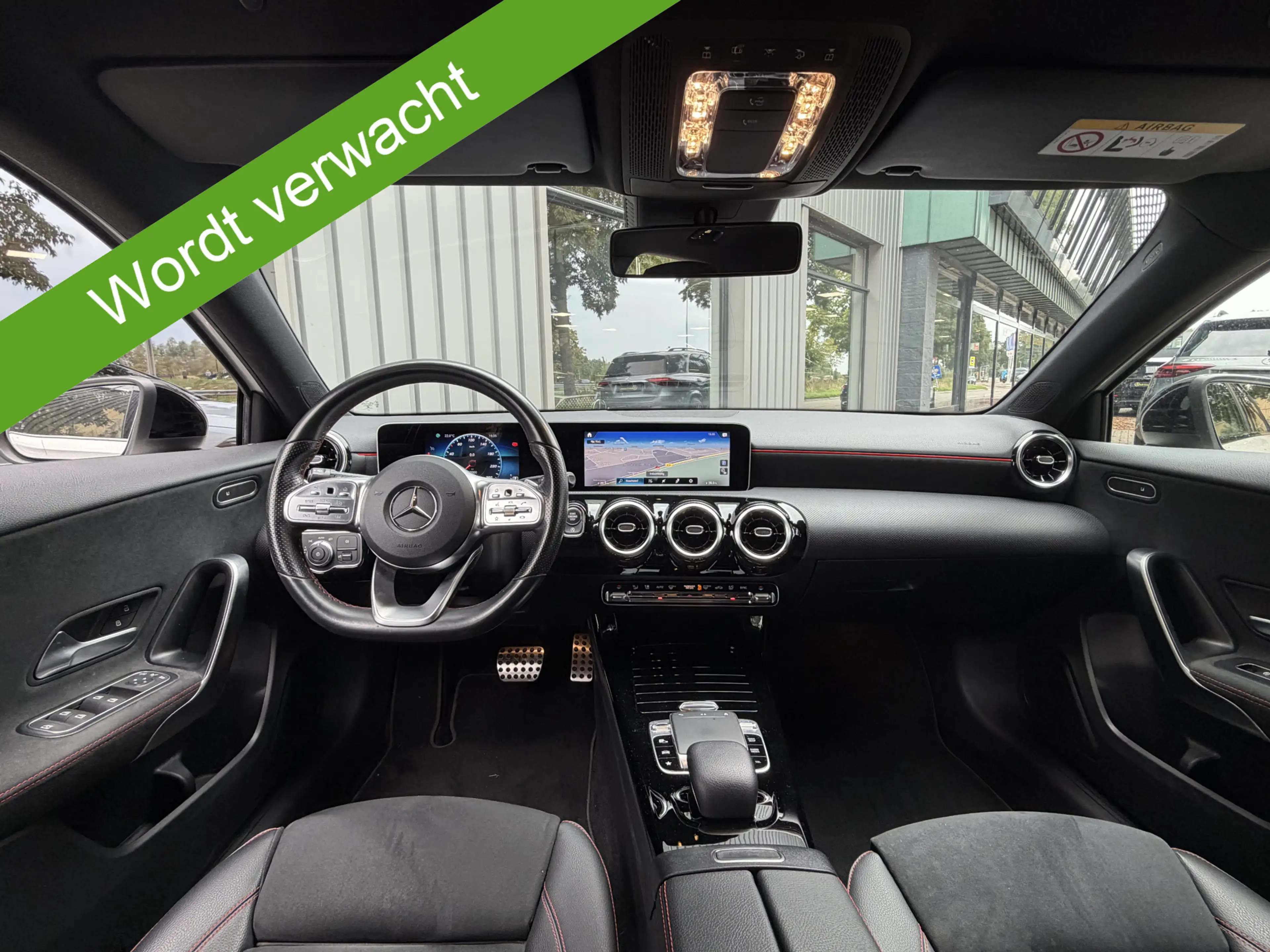 Mercedes-Benz A 220 Launch Edition AMG, Trekhaak, Parkeerpakket — photo 3