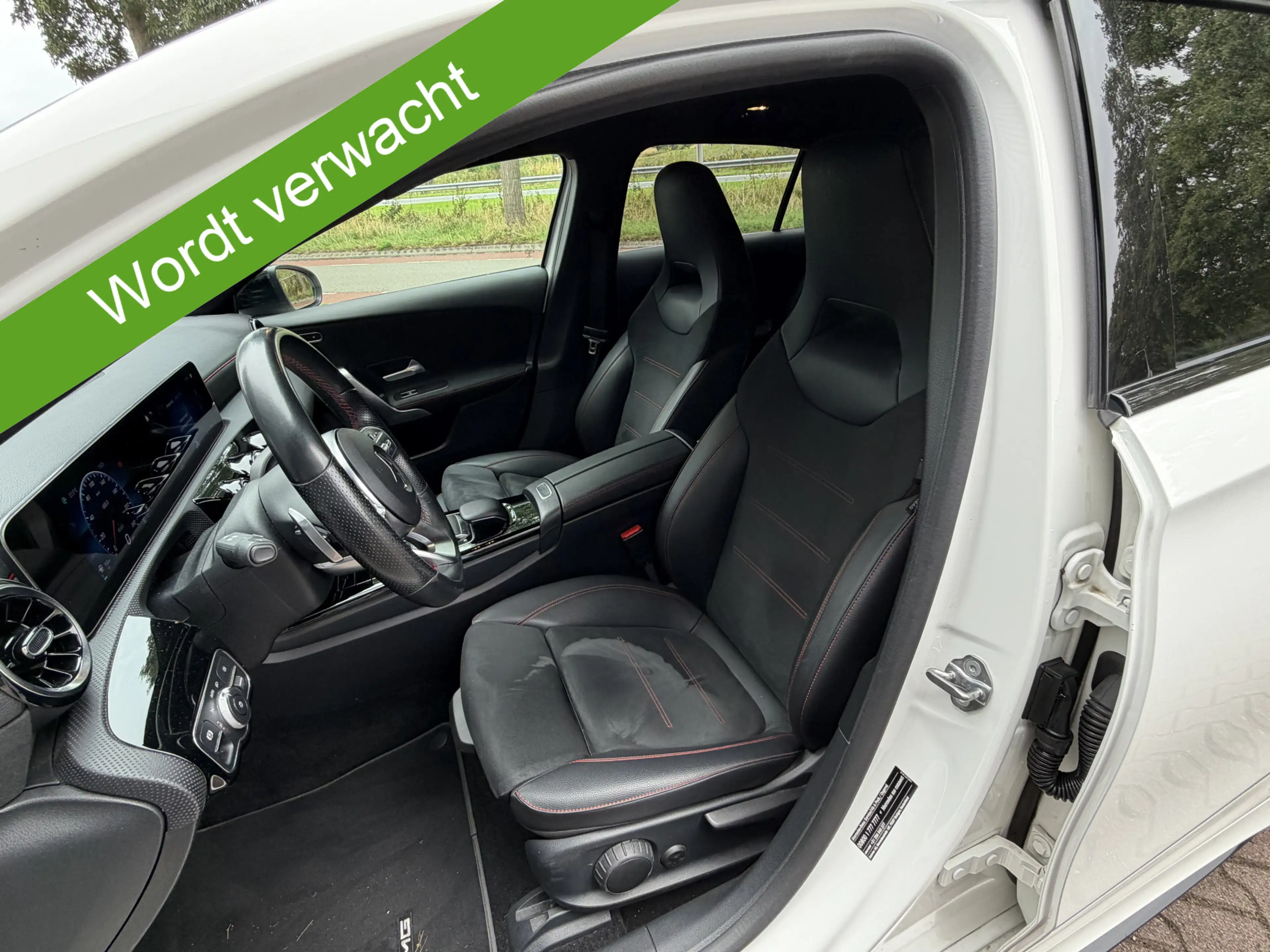 Mercedes-Benz A 220 Launch Edition AMG, Trekhaak, Parkeerpakket — photo 4