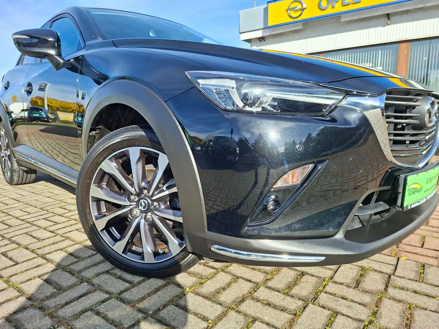 Mazda CX-3 Sports-Line AWD+LED+KLIMAAUTO+NAVI+SHZ+CAM+ Schwarz - 2