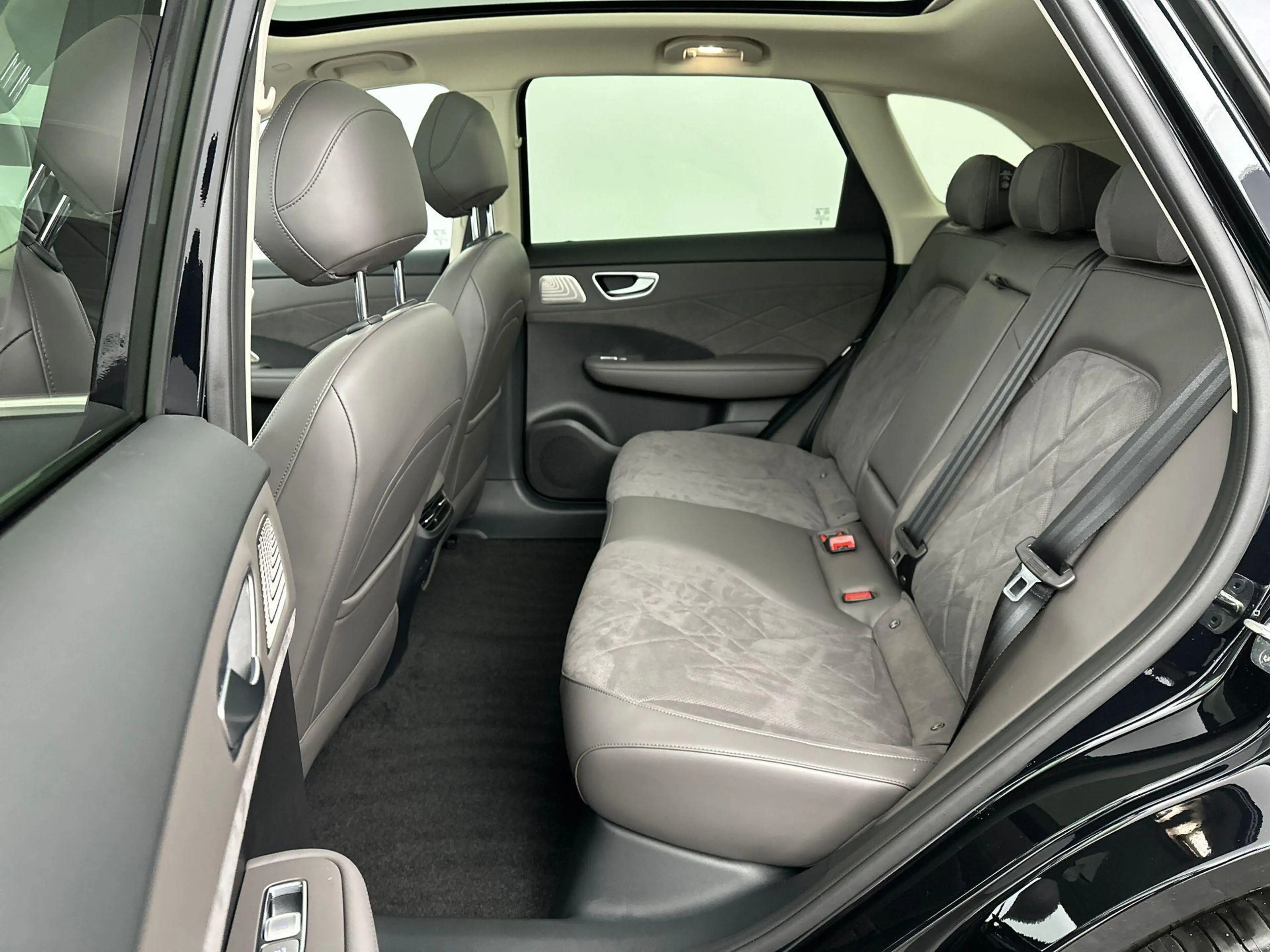 MG MGS6 EV Luxury 2WD 77 kWh | 1e EIG. | WLTP 530 KM | Panora — photo 15