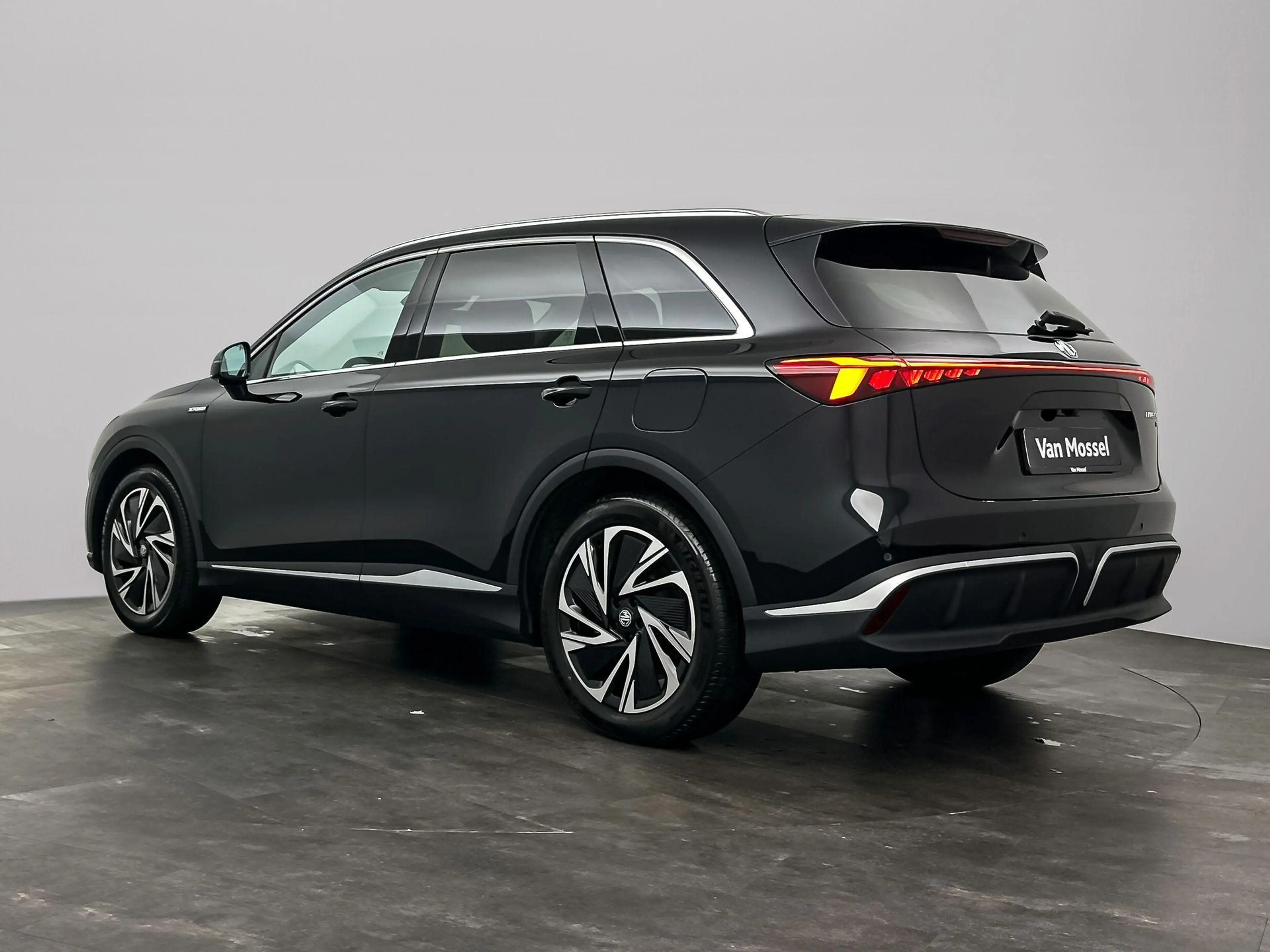MG MGS6 EV Luxury 2WD 77 kWh | 1e EIG. | WLTP 530 KM | Panora — photo 4