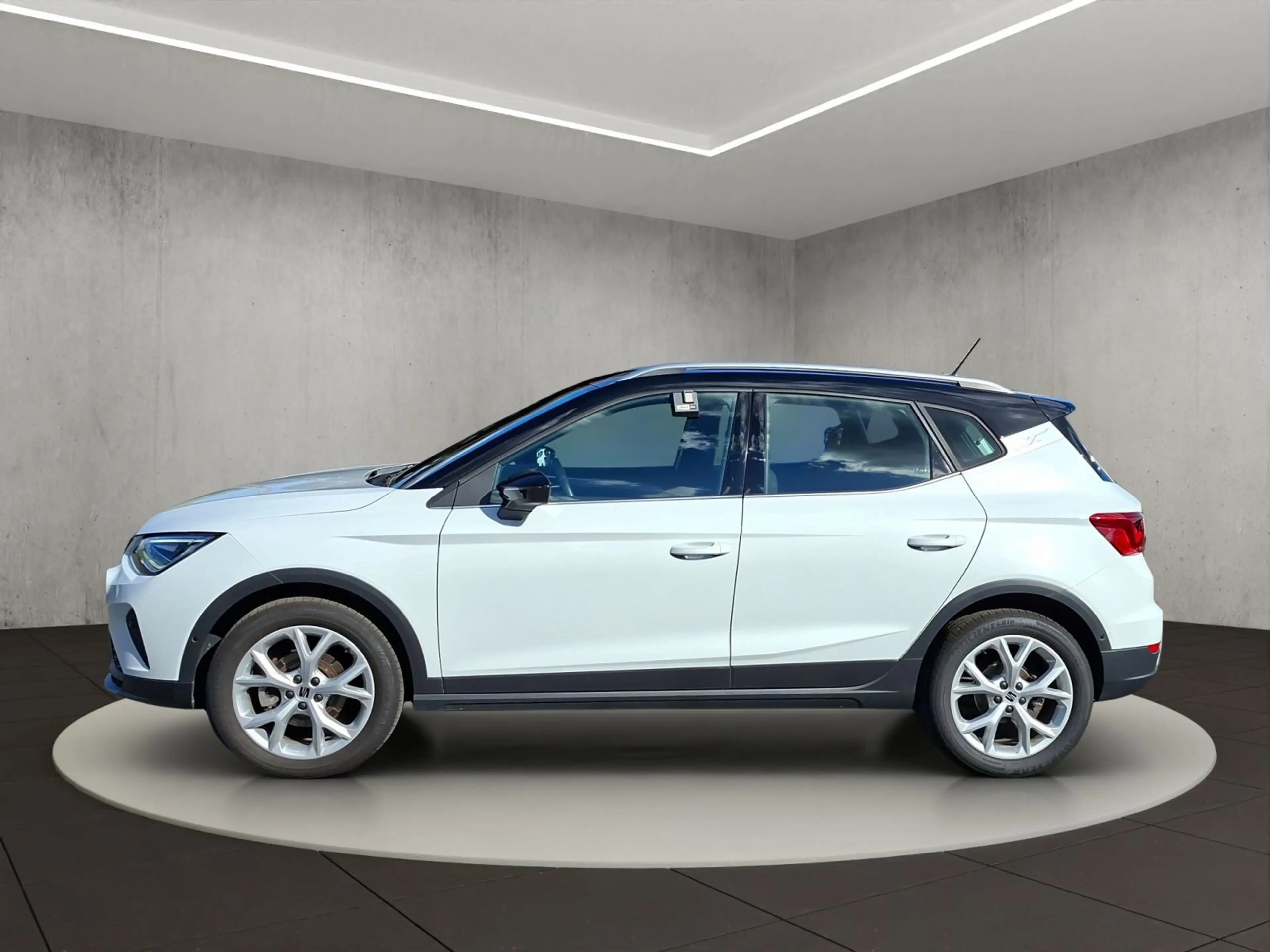 SEAT Arona 1.0 TSI FR Automatik — photo 2