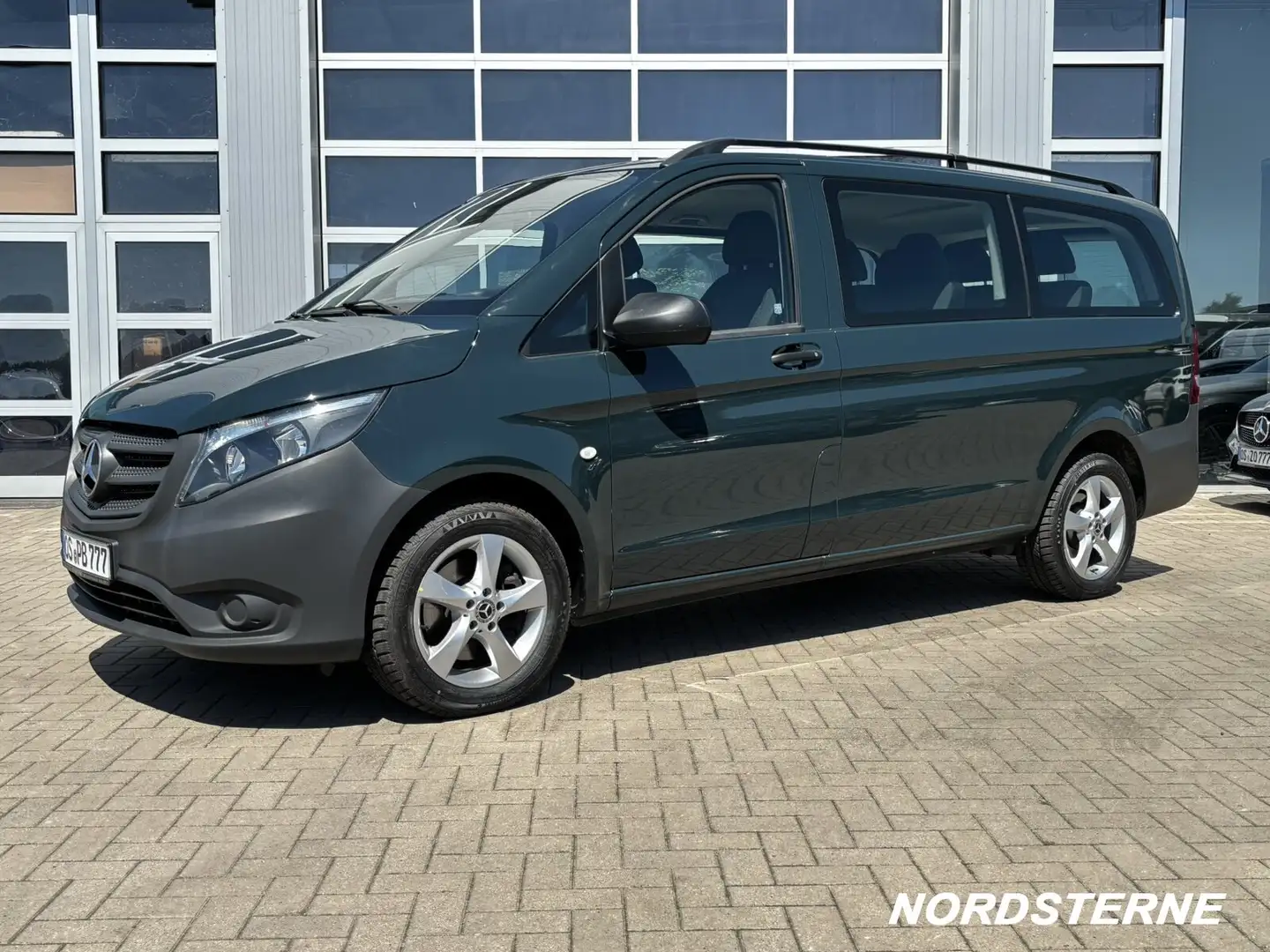 Mercedes-Benz Vito Vito 114 CDI Tourer AUDIO40 KAMERA STDHZG AHK Grün - 2