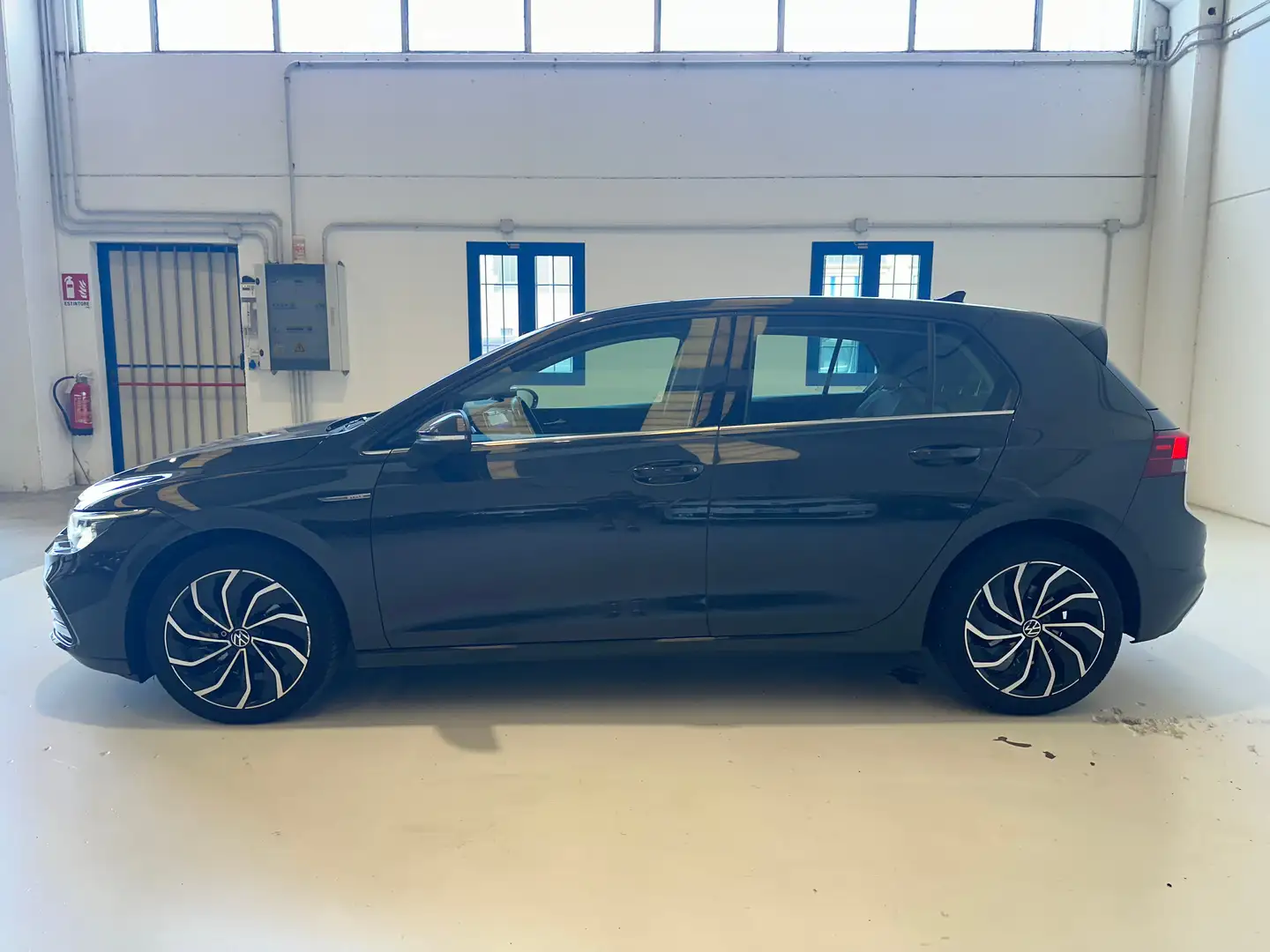 Volkswagen Golf Golf VIII 2020 2.0 tdi Style 115cv BOOK SERVICE Gris - 2