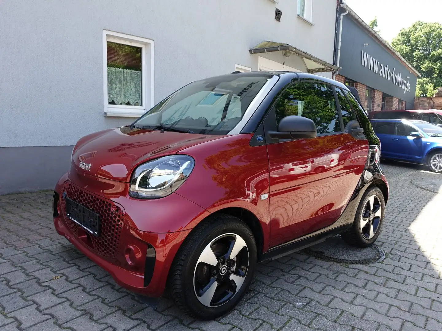 smart forTwo cabrio electric drive / EQ Noir - 1