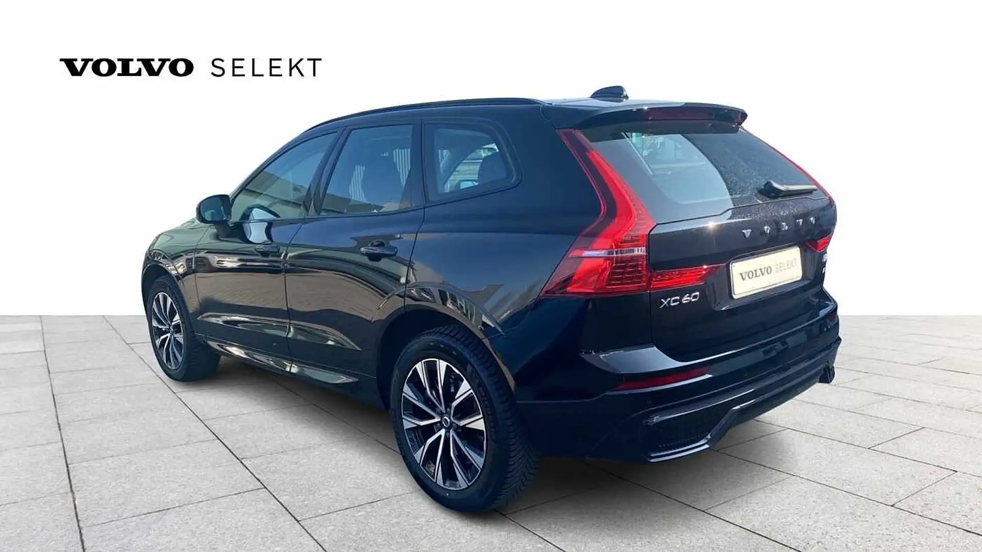 Volvo XC60 Plus, B4 Mild hybrid, Benzine, Dark Zwart - 2