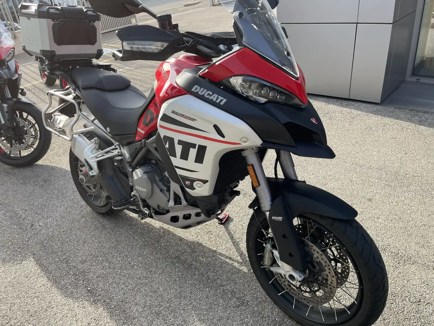Ducati Multistrada 1200 Enduro Roşu - 1