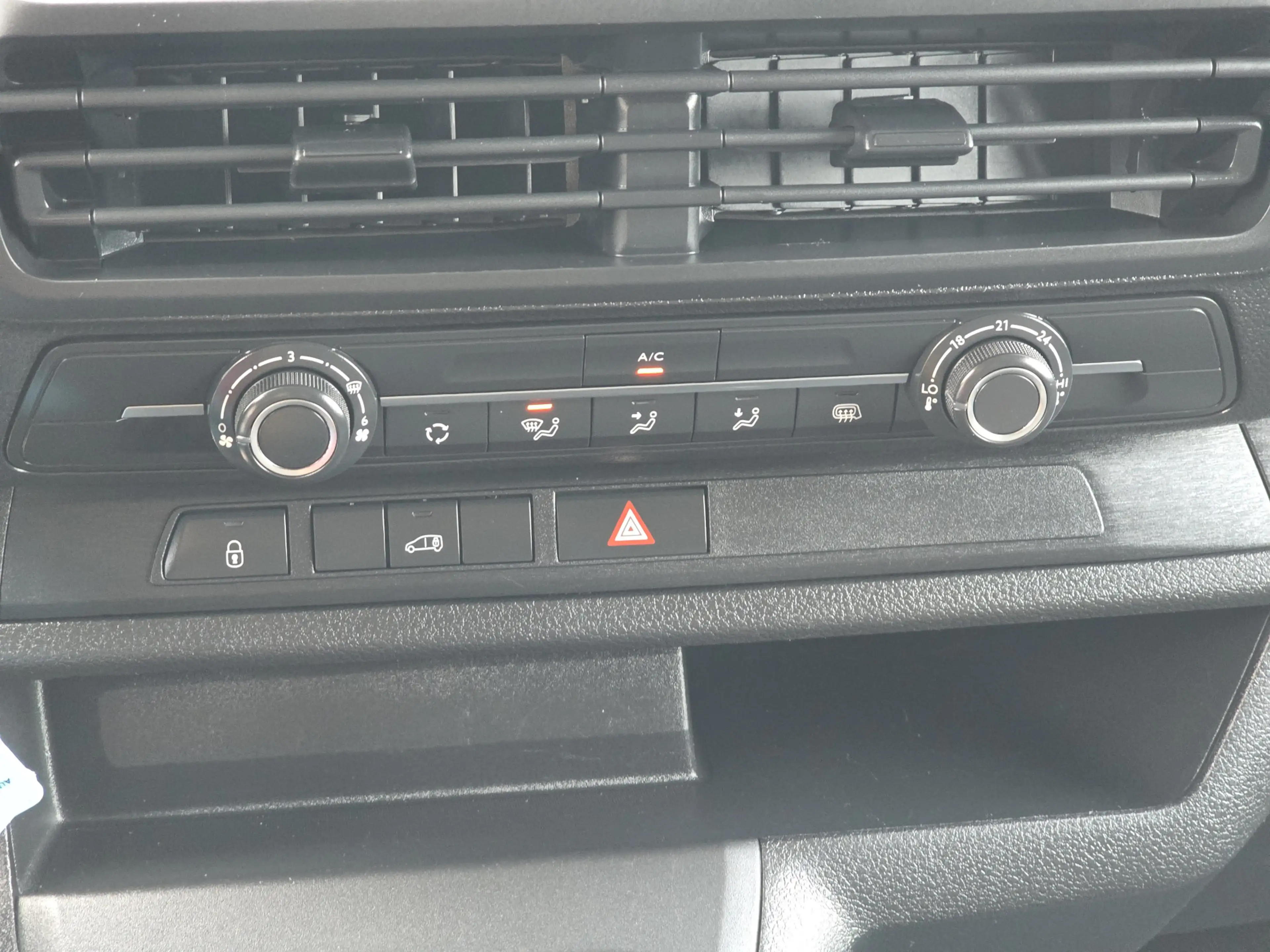 Peugeot Expert 1.5 BlueHDi S&S L2 - 120 Pk - Euro 6 - Airco - Cru — photo 15