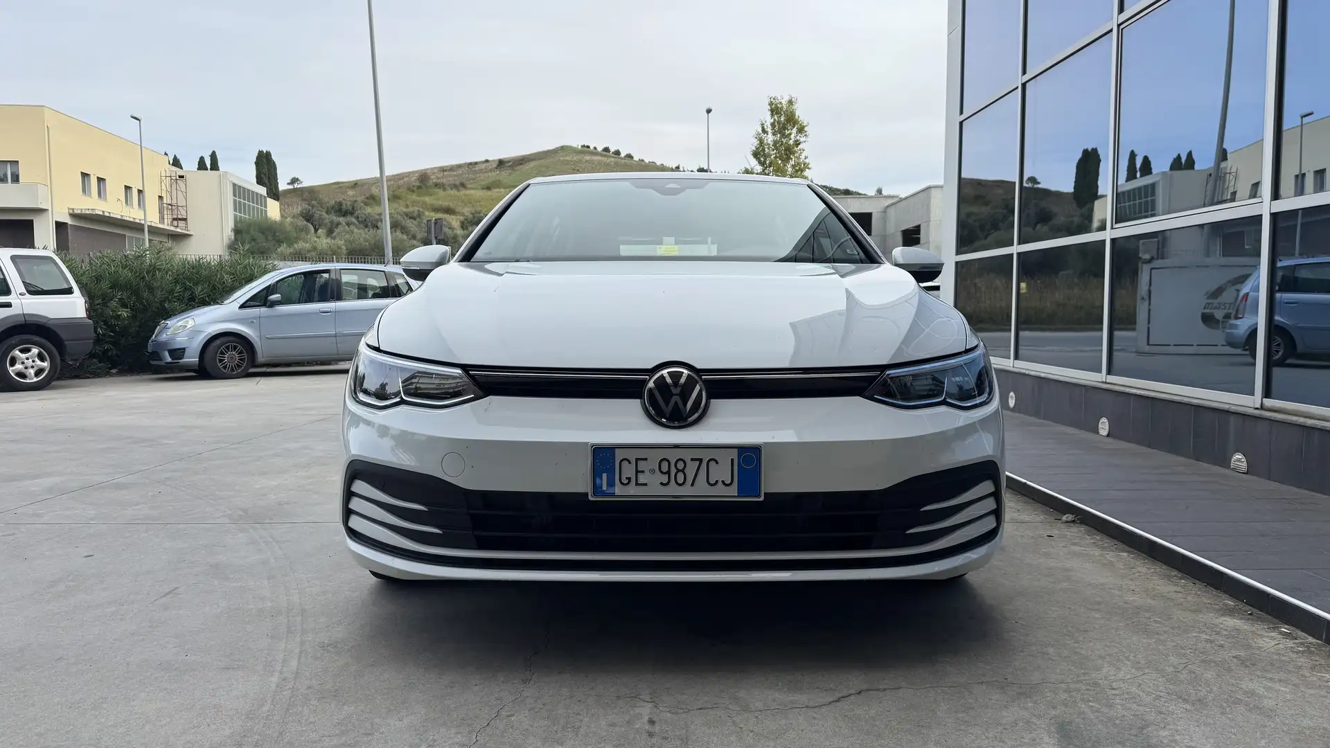 Volkswagen Golf VIII 2.0 tdi Style 150cv dsg Blanco - 1