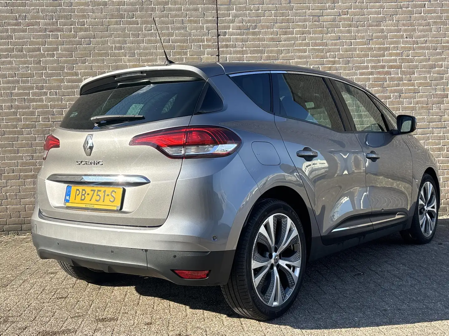 Renault Scenic 1.2 TCe Intens | Keyless | Cruise | Climate | Navi Grijs - 2