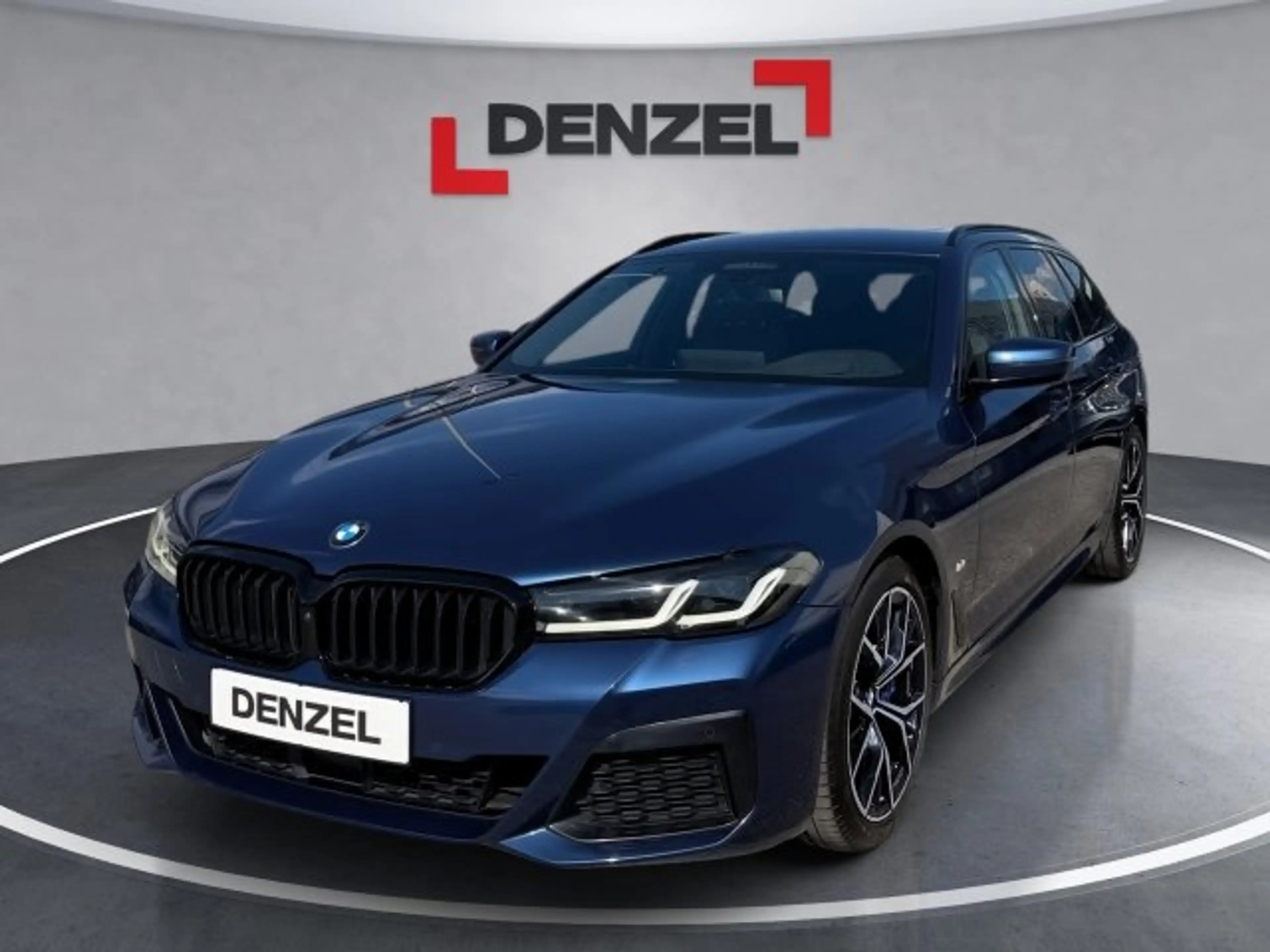 BMW 540 i 48 V Touring xD — photo 8