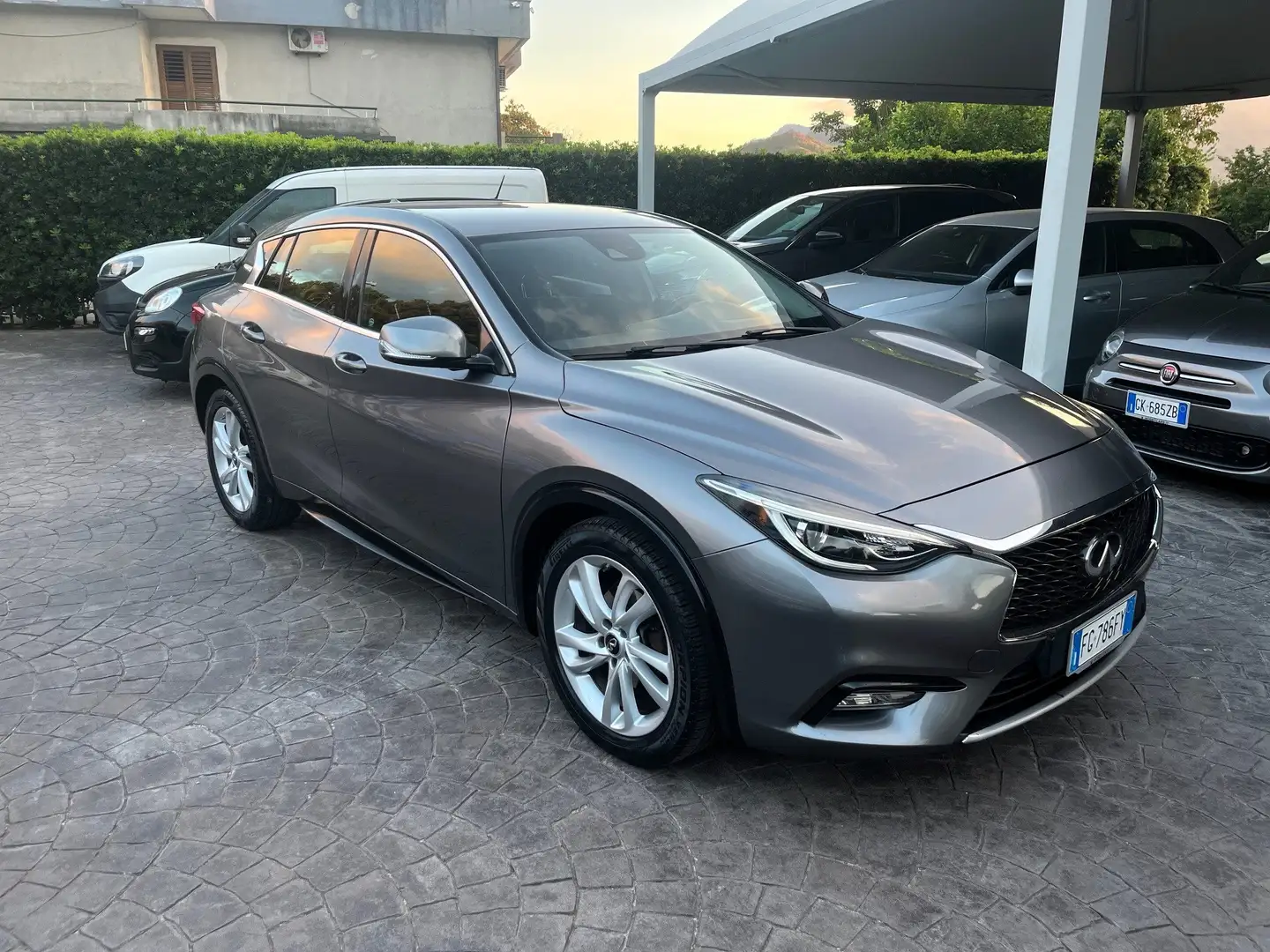 Infiniti Q30 1.5d Premium 109cv dct Nero - 1
