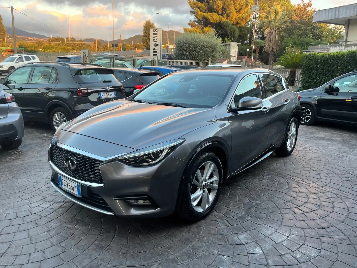 Infiniti Q30 1.5d Premium 109cv dct Nero - 2