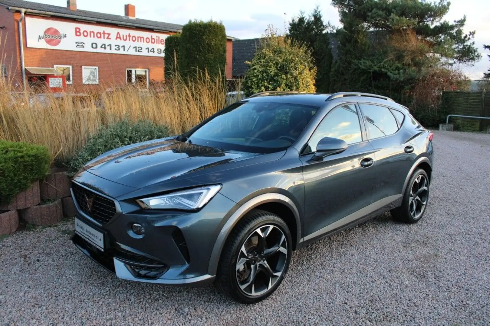 CUPRA Formentor 1.5 TSI DSG *Klimatr,Sitzhzg,APP,Beats,Alu 19* Grijs - 1