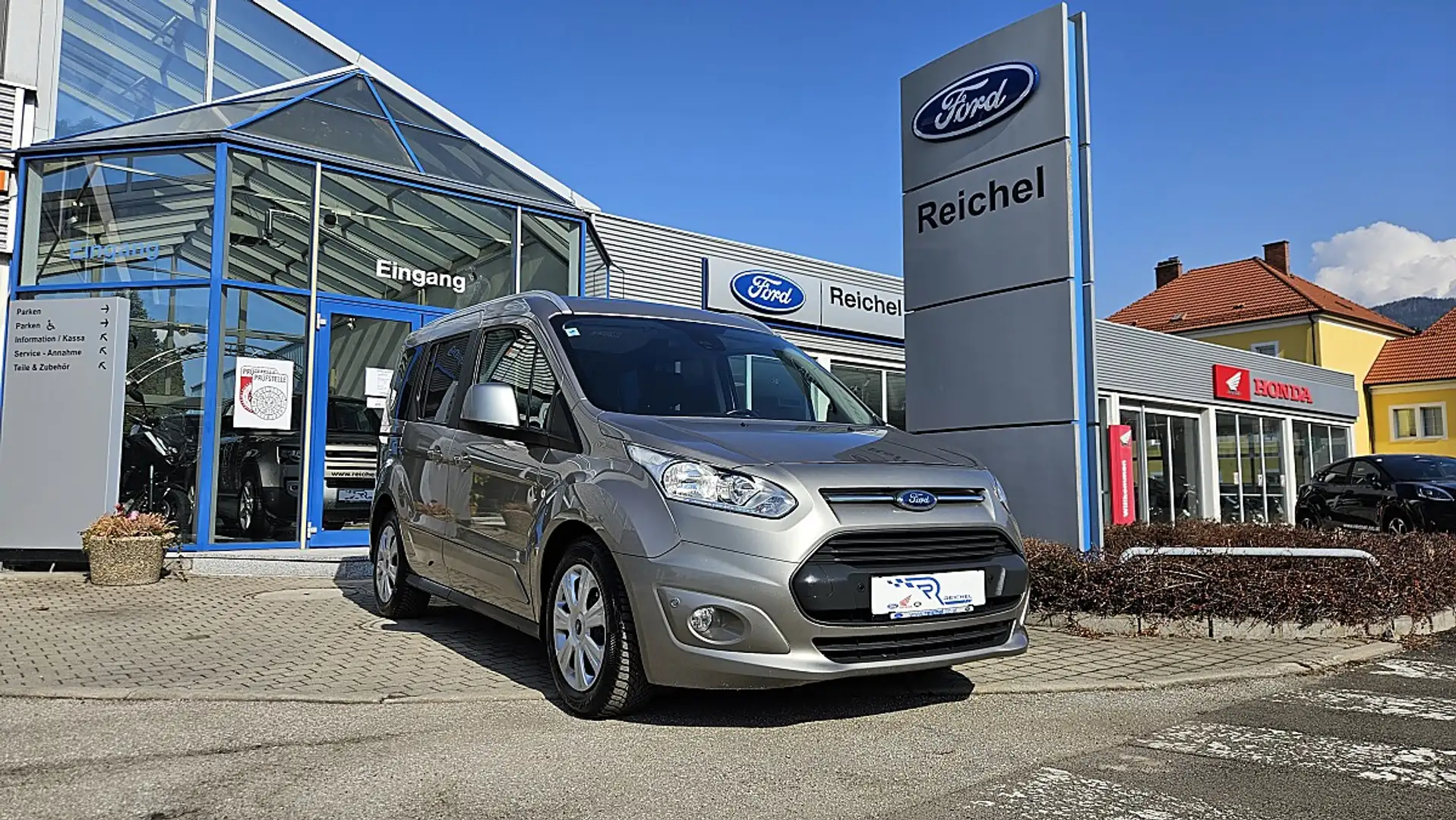 Ford Tourneo Connect Titanium 1,5 TDCi Start/Stop L1 Grau - 1