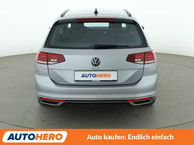 Volkswagen Passat view 5