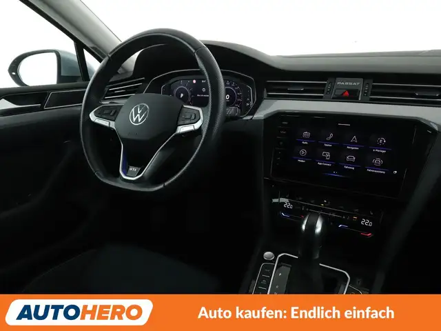 Volkswagen Passat view 13