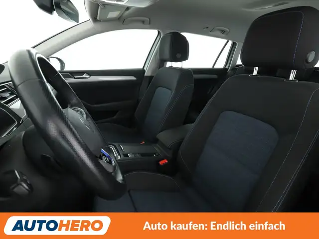 Volkswagen Passat view 10