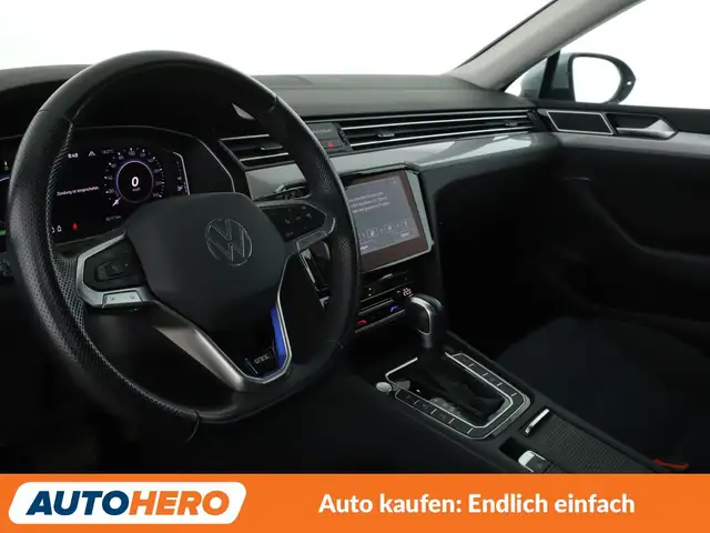 Volkswagen Passat view 11