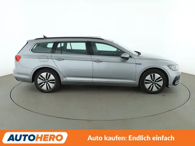 Volkswagen Passat view 7