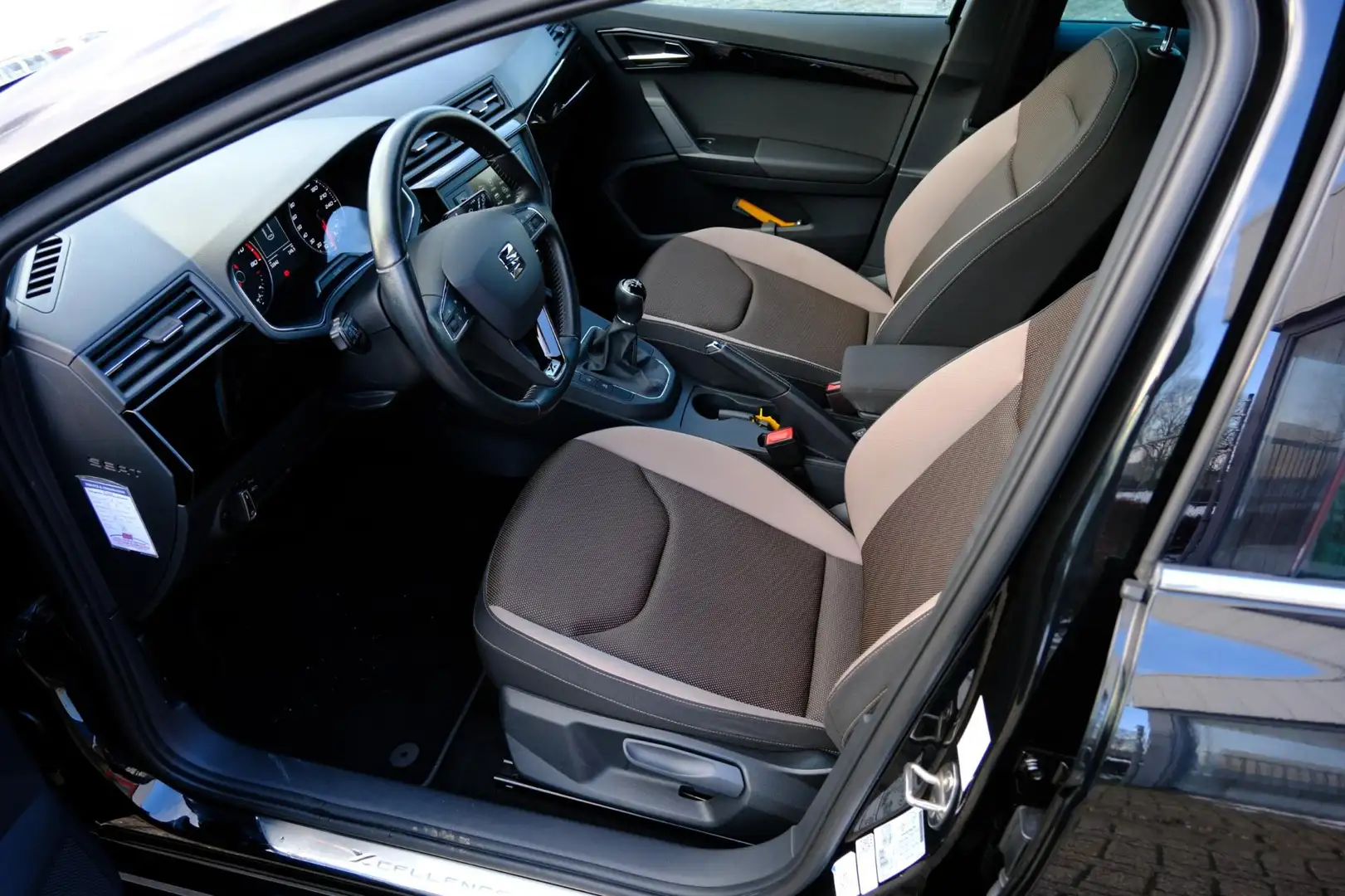 SEAT Ibiza 1.0 TSI Excellence Limited Edition Clima|1e Eig|LM Noir - 2