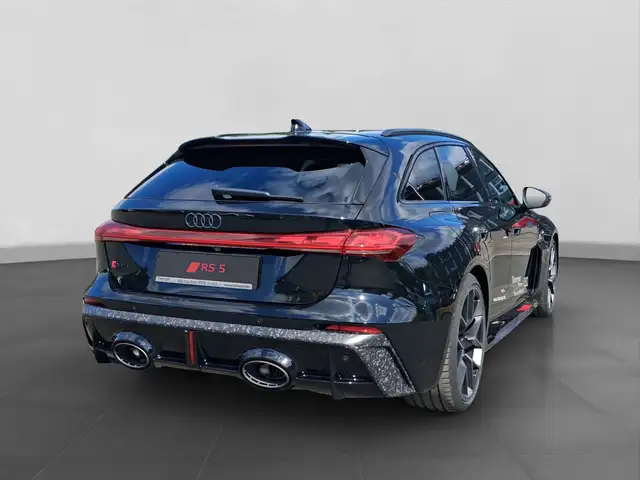Audi RS5 view 3