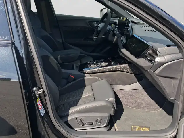 Audi RS5 view 4
