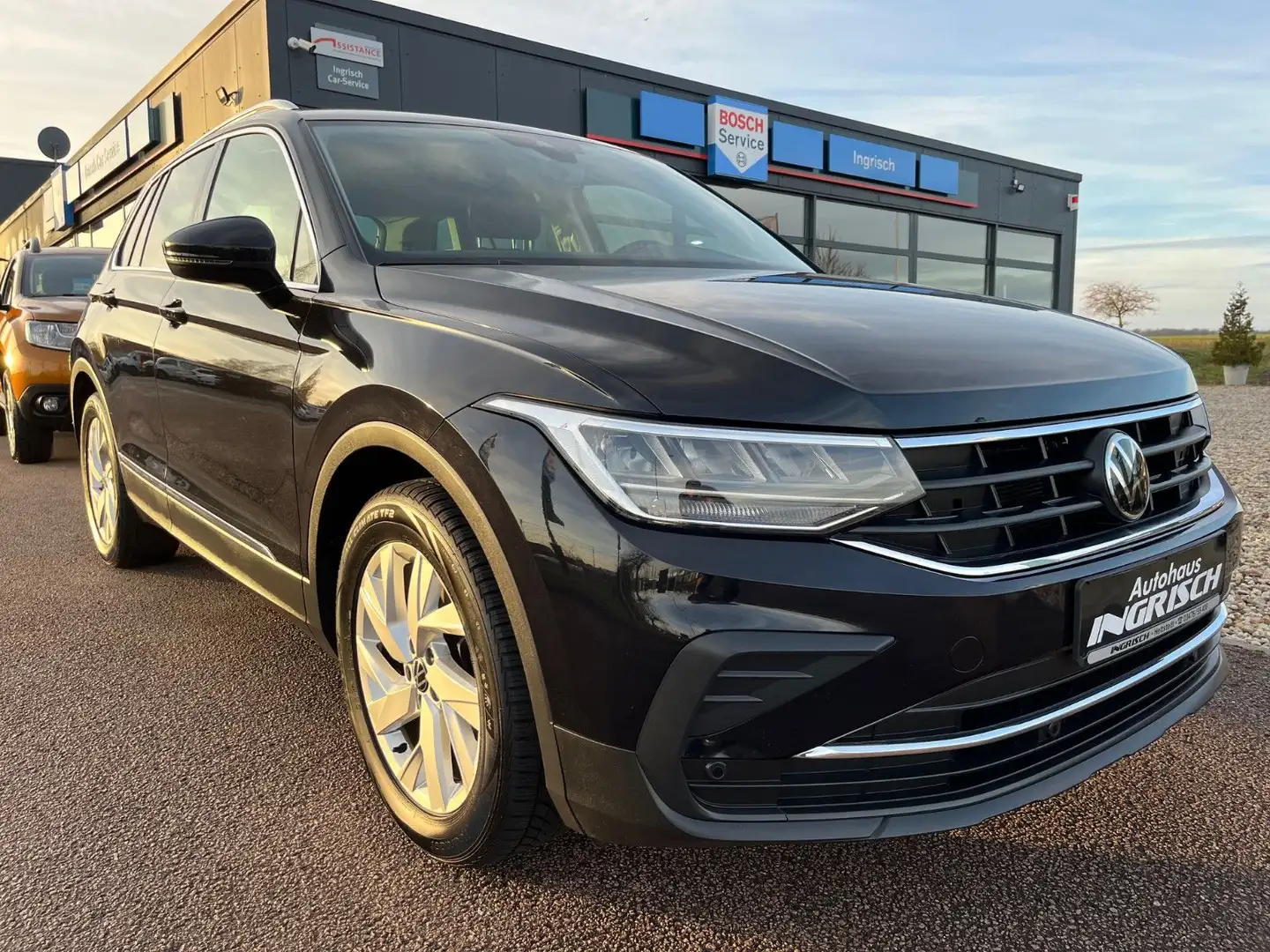 Volkswagen Tiguan "Move" mit LED+AHK+KAMERA+NAVI Zwart - 1