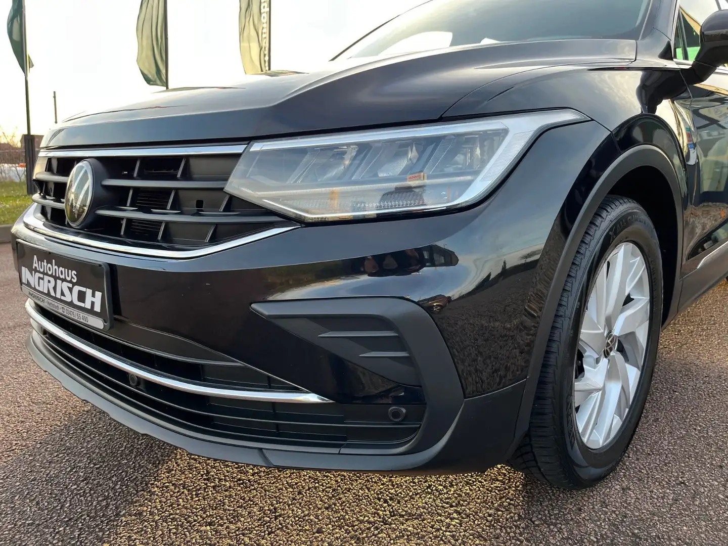 Volkswagen Tiguan "Move" mit LED+AHK+KAMERA+NAVI Zwart - 2