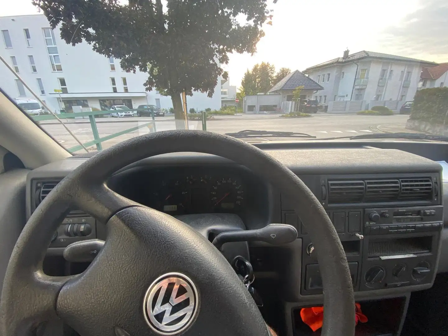 Volkswagen T4 VW T4 Transporter T4 Kasten 1,9 TDI 50KW Weiß - 1