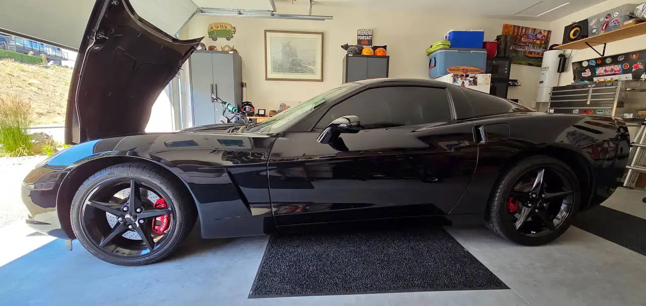 Chevrolet Corvette снимка Chevrolet Corvette