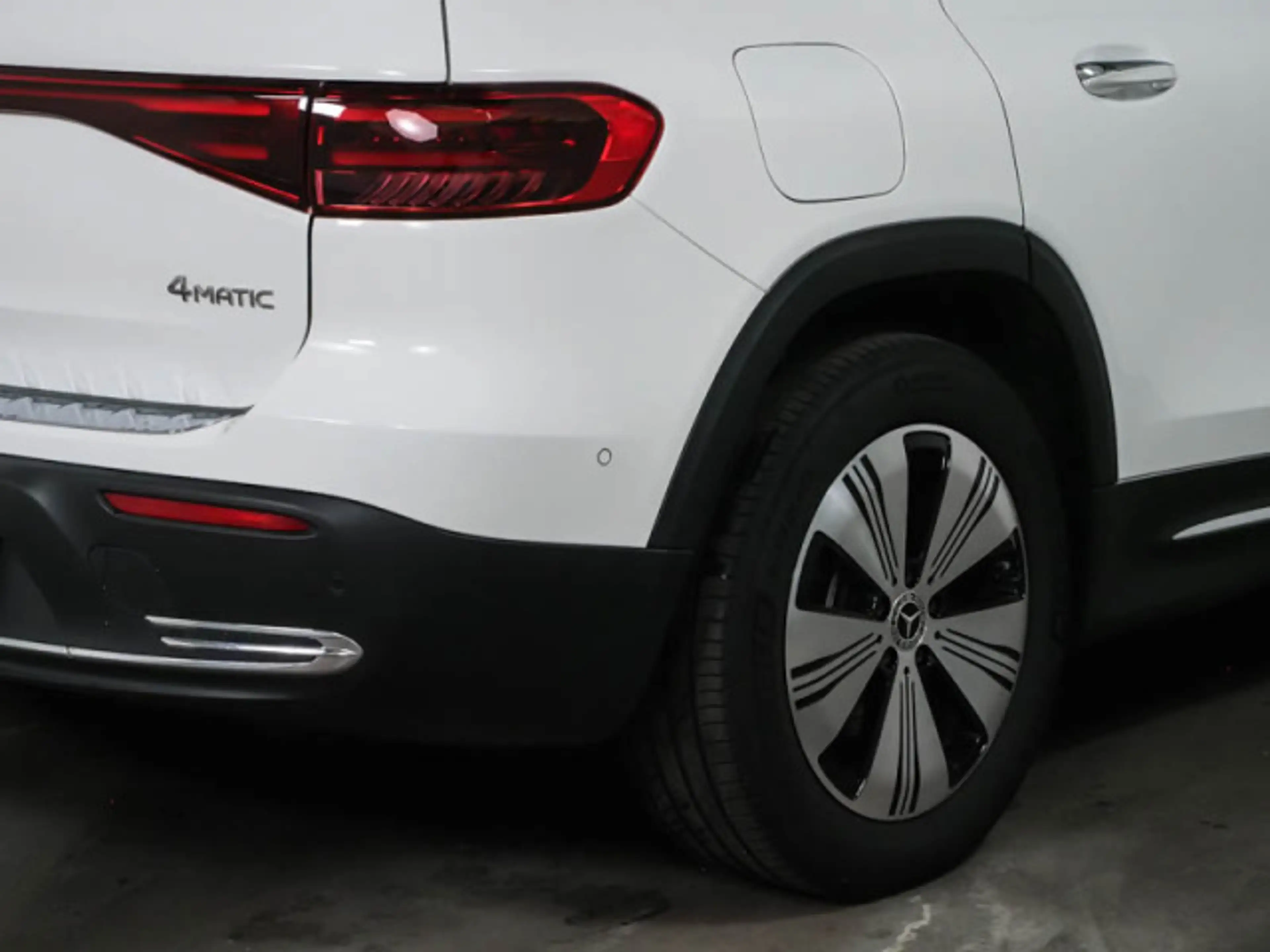 Mercedes-Benz EQB 300 EQB 300 4MATIC Progressive DISTRONIC+AHK+KAMERA — photo 5