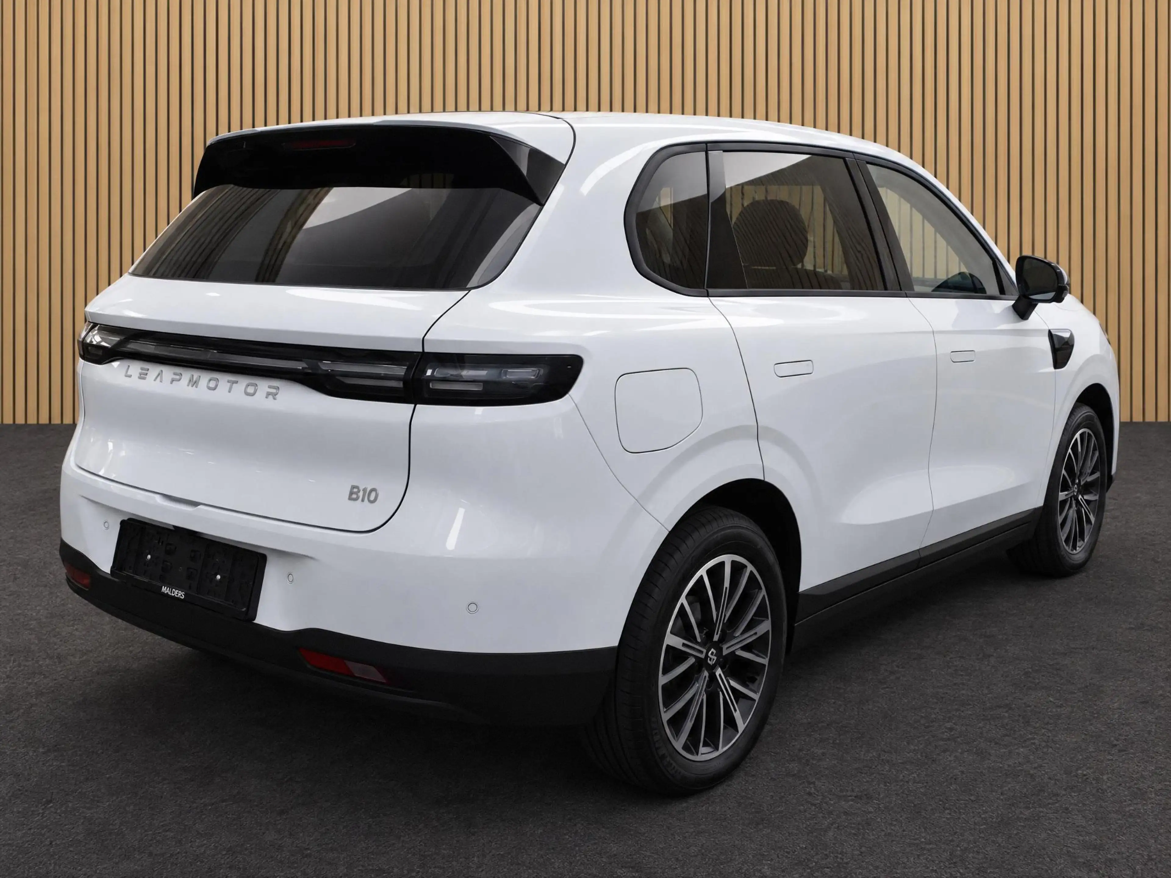 Leapmotor B10 Design ProMax 67.1 kWh FULL OPTIONS — photo 3