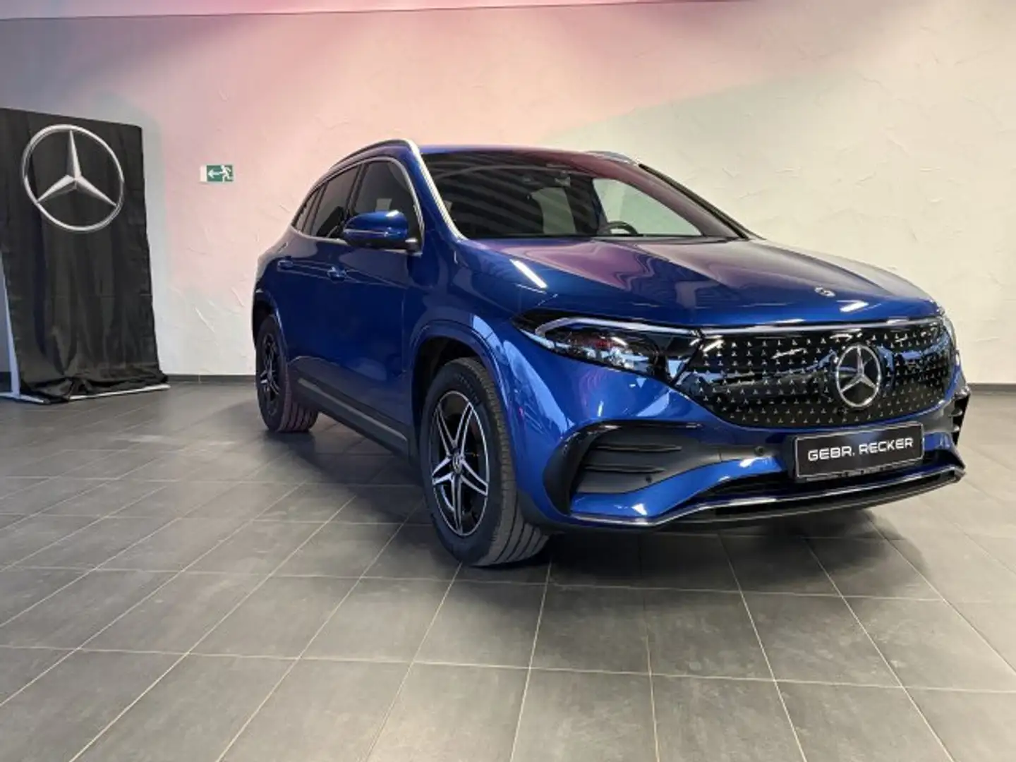 Mercedes-Benz EQA 350 EQA 350 4MATIC AMG Line Advanced AHK Distr 360° Bleu - 1