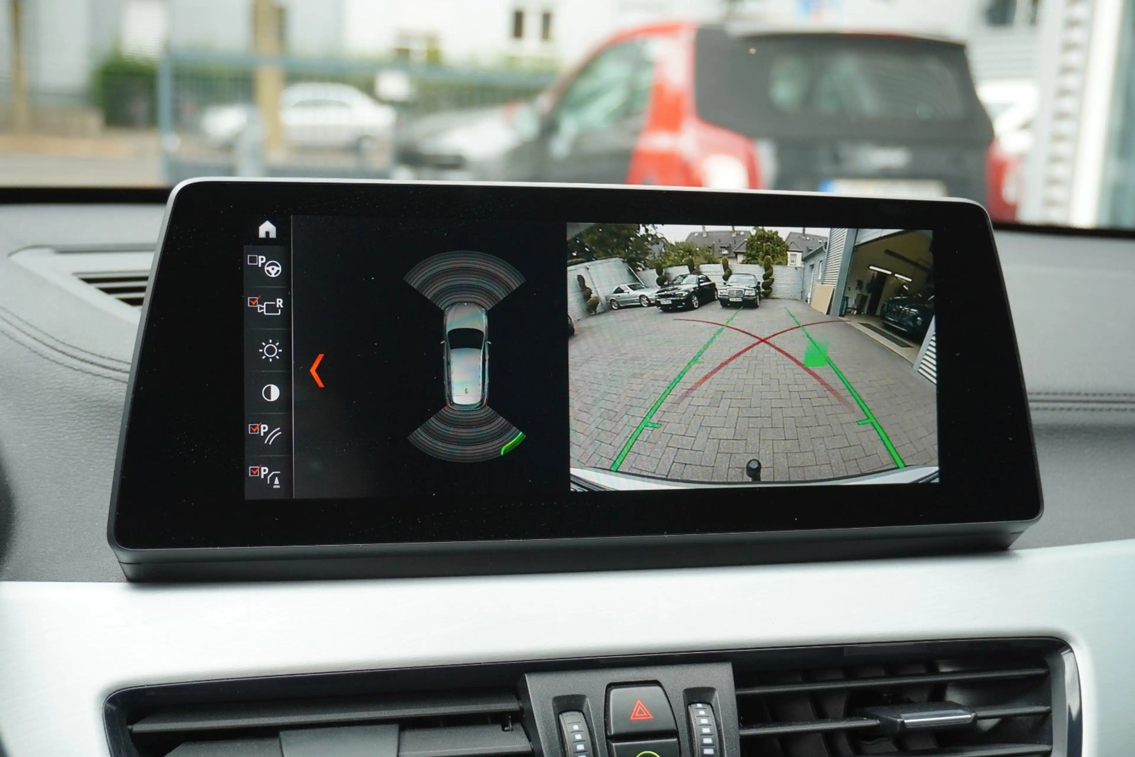 BMW X1 xDrive20d LCI Sport MY20 HUD NaviPro AHK Kam — photo 14