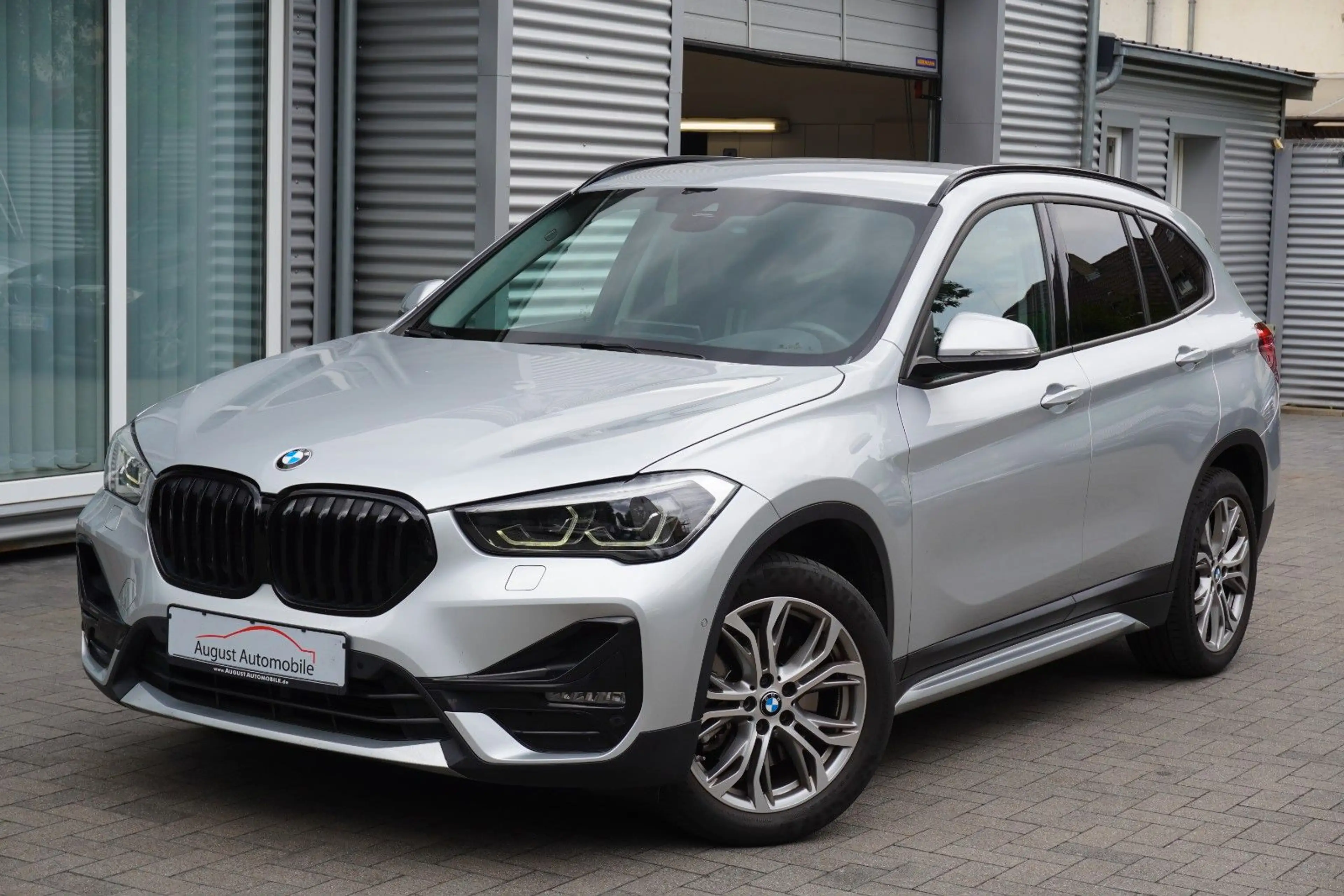 BMW X1 xDrive20d LCI Sport MY20 HUD NaviPro AHK Kam — photo 2