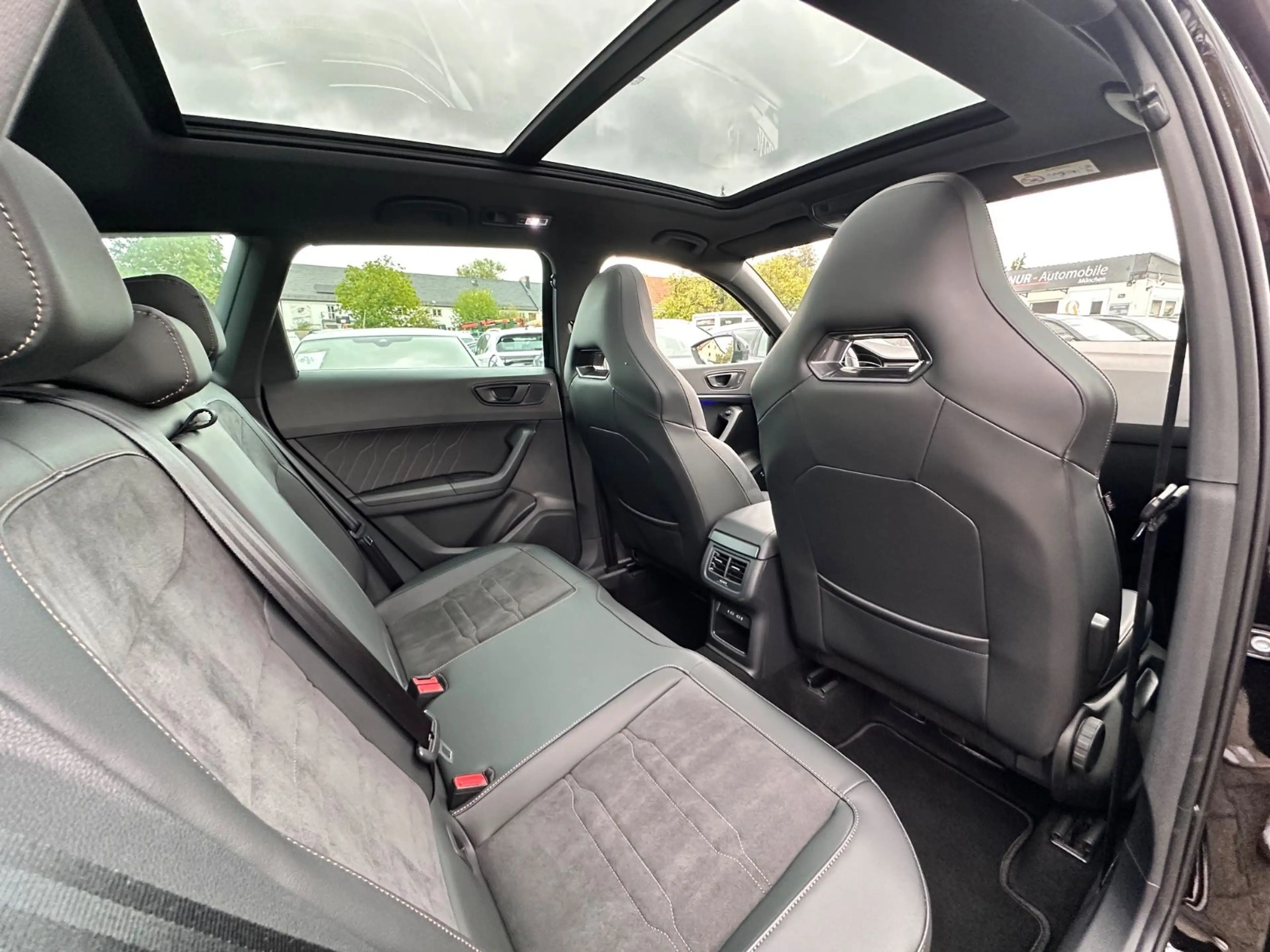 CUPRA Ateca VZ 4Drive Navi Pano T-Leder 360° ACC Beats — photo 30