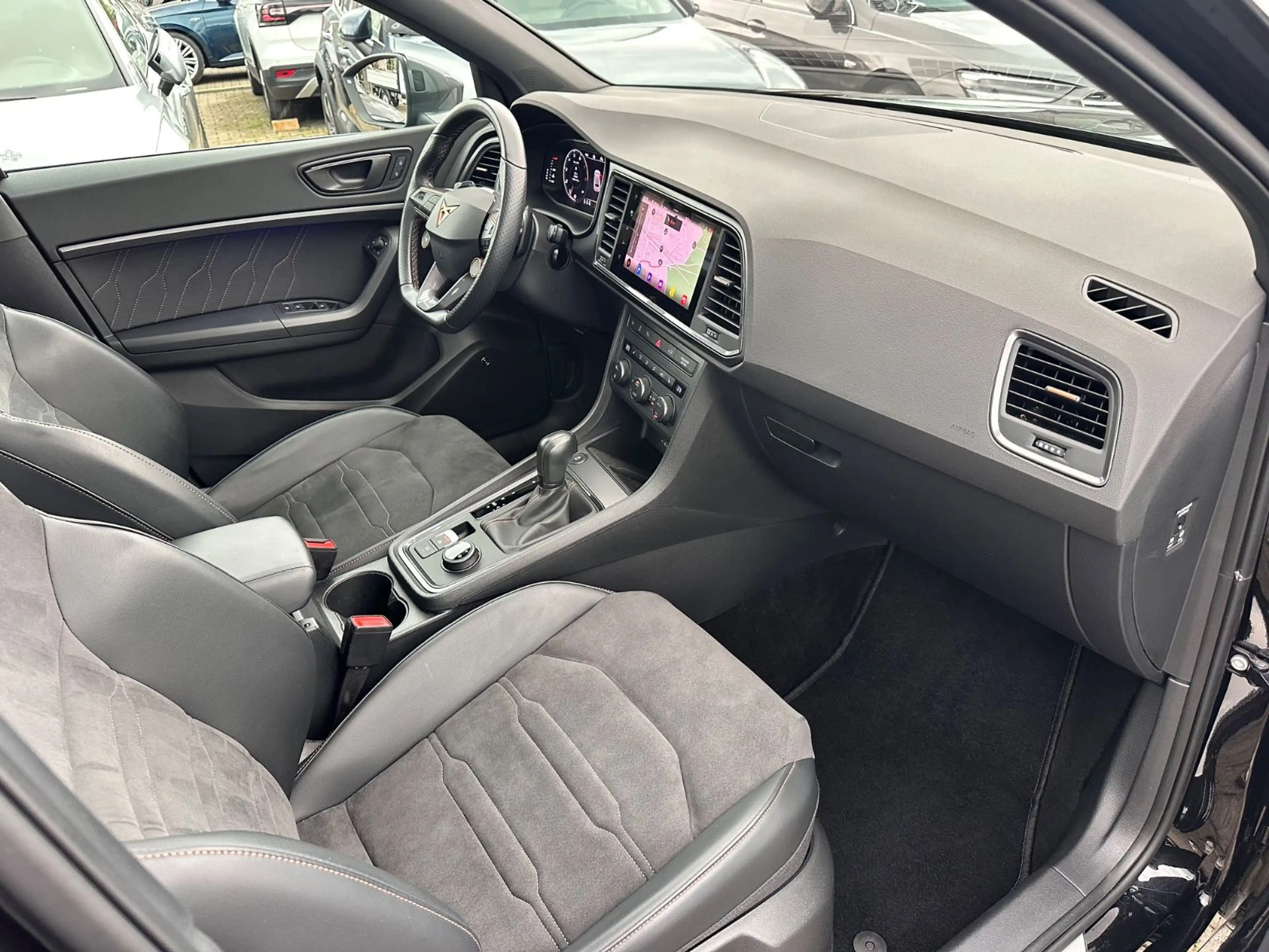 CUPRA Ateca VZ 4Drive Navi Pano T-Leder 360° ACC Beats — photo 31