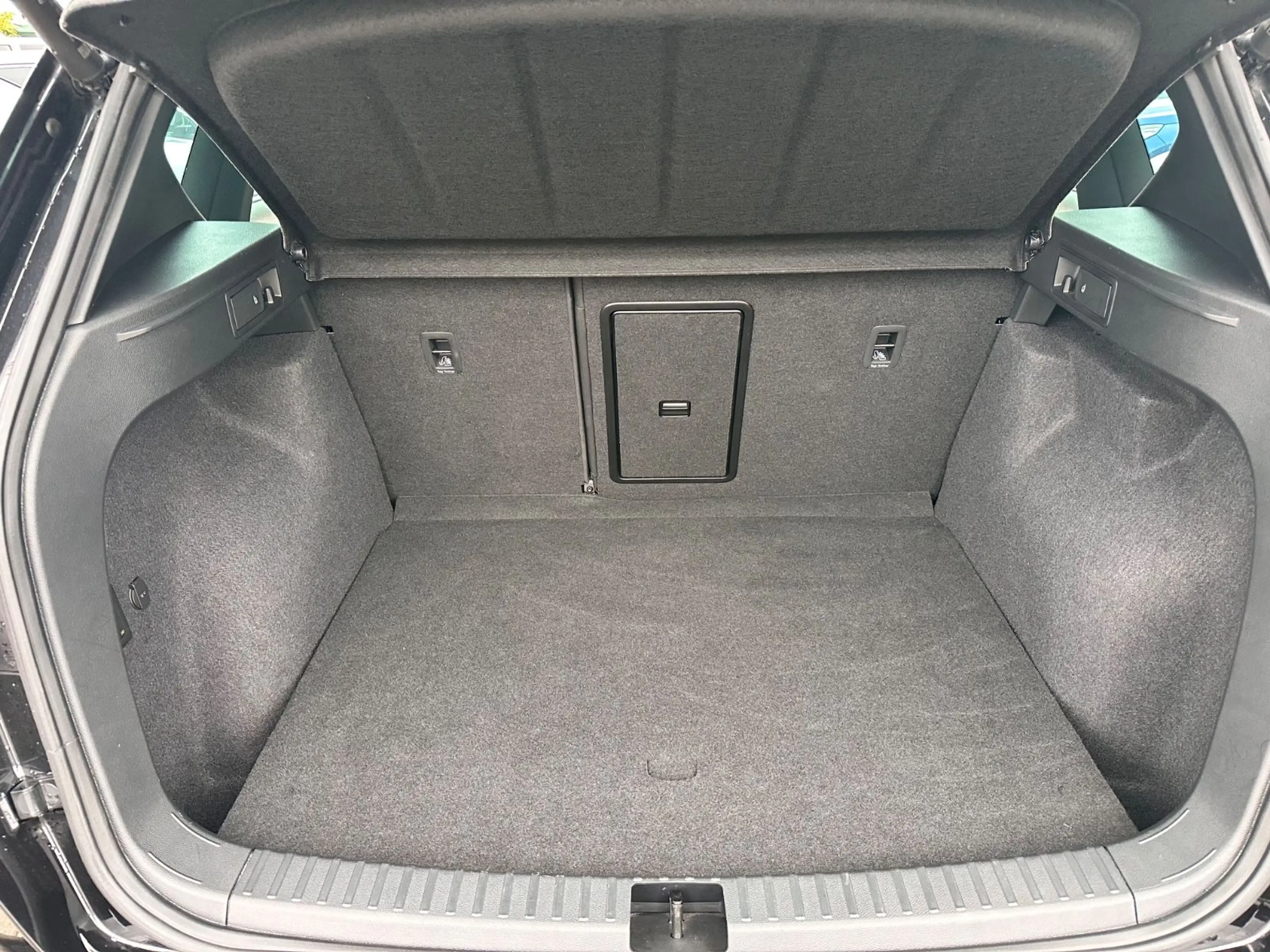 CUPRA Ateca VZ 4Drive Navi Pano T-Leder 360° ACC Beats — photo 36