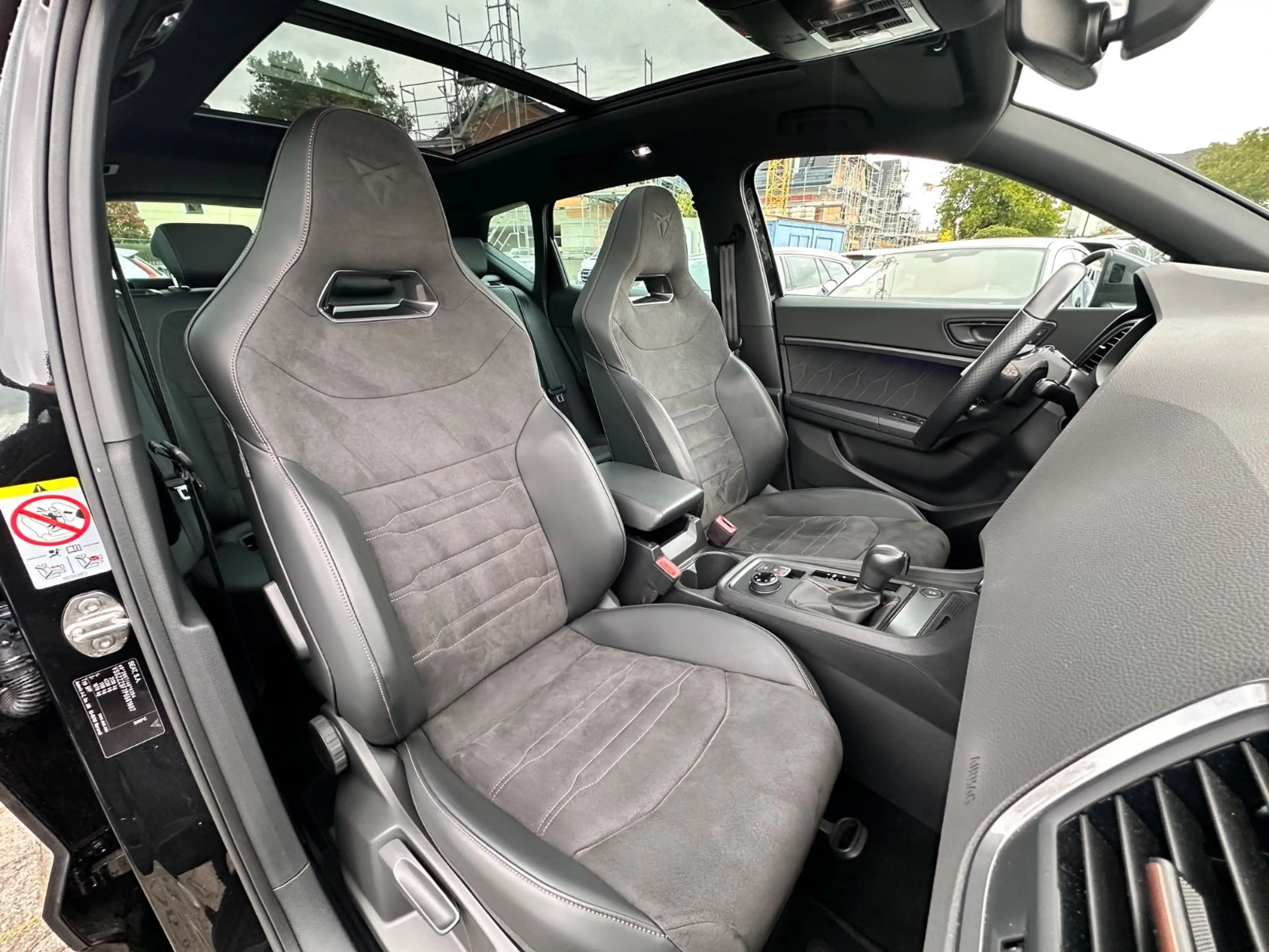 CUPRA Ateca VZ 4Drive Navi Pano T-Leder 360° ACC Beats — photo 32