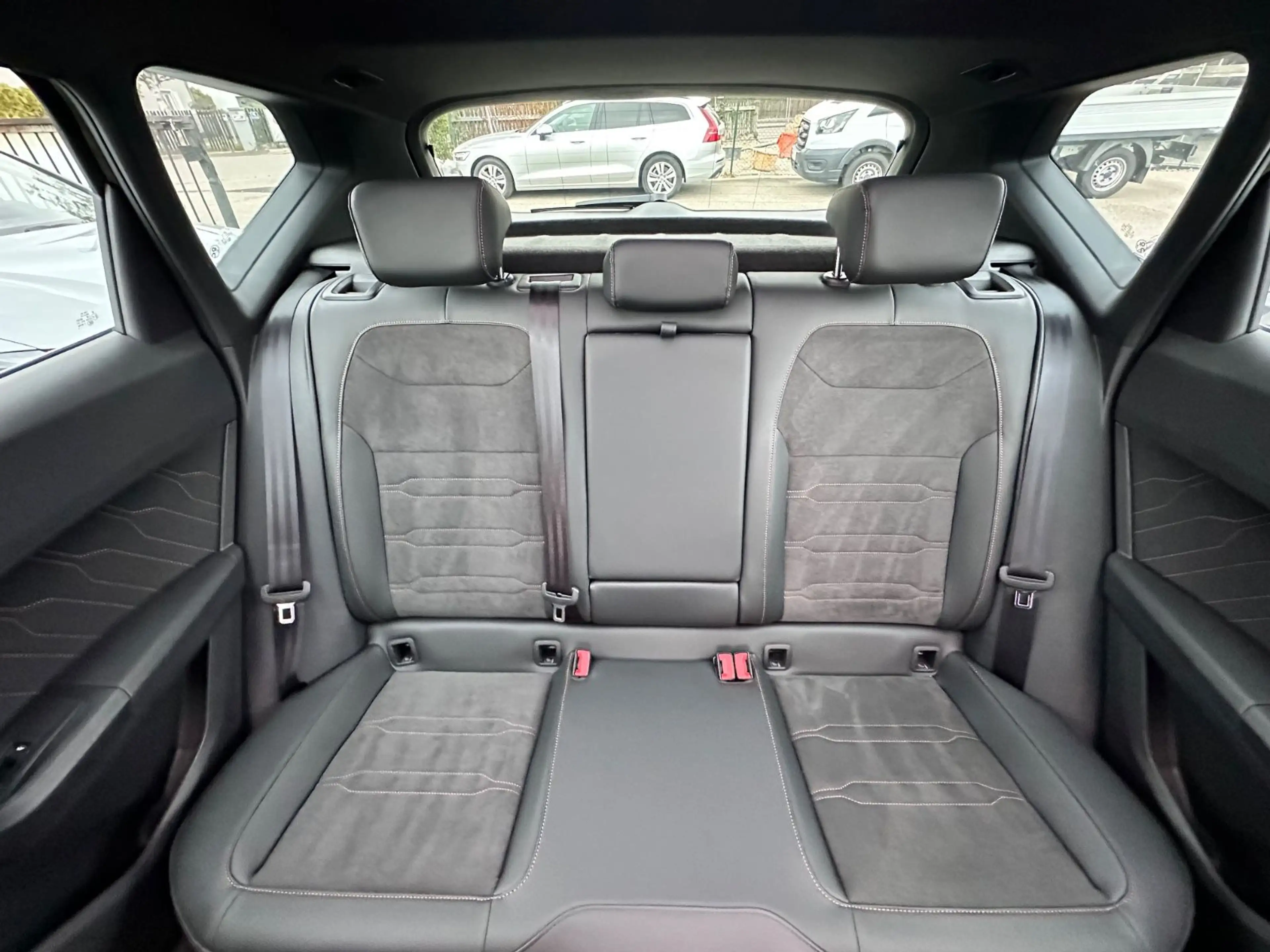 CUPRA Ateca VZ 4Drive Navi Pano T-Leder 360° ACC Beats — photo 25