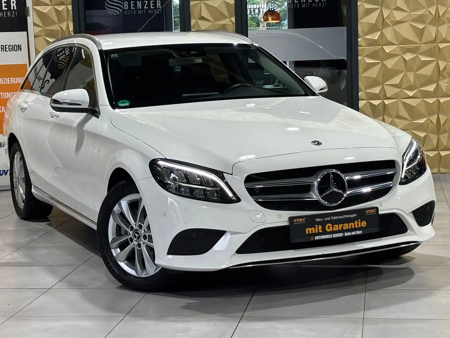 Mercedes-Benz C 200 T-Modell/NAVI/KAMERA/APPLE/AMBIENTE/SHZ Weiß - 2