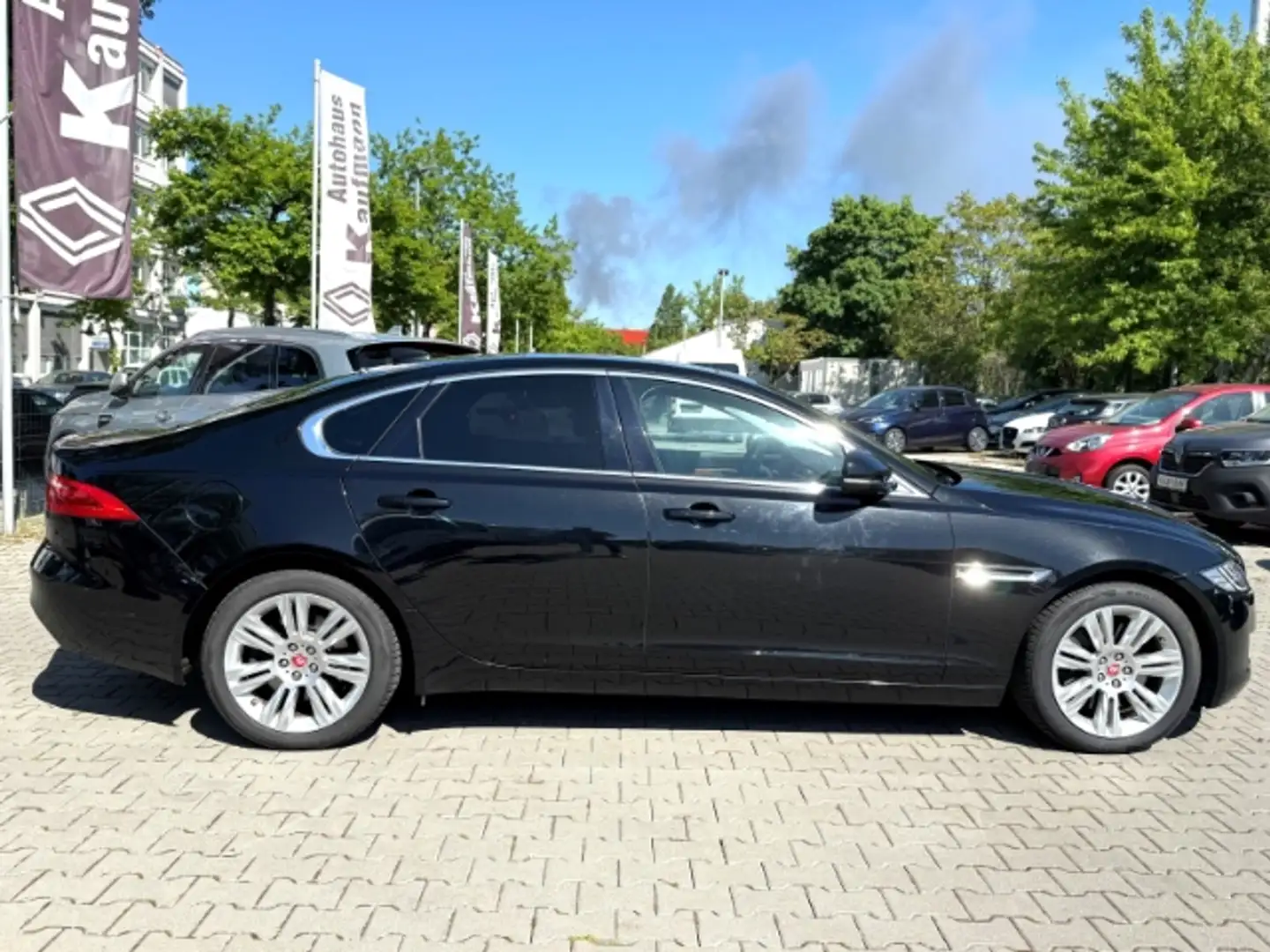 Jaguar XF Portfolio 30d Schwarz - 2