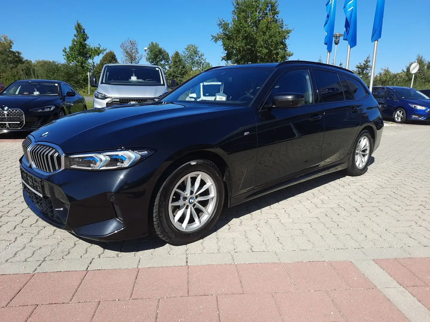 BMW 318 i Touring M-Sport AHK Navi Kamera ACC HuD Чорний - 2